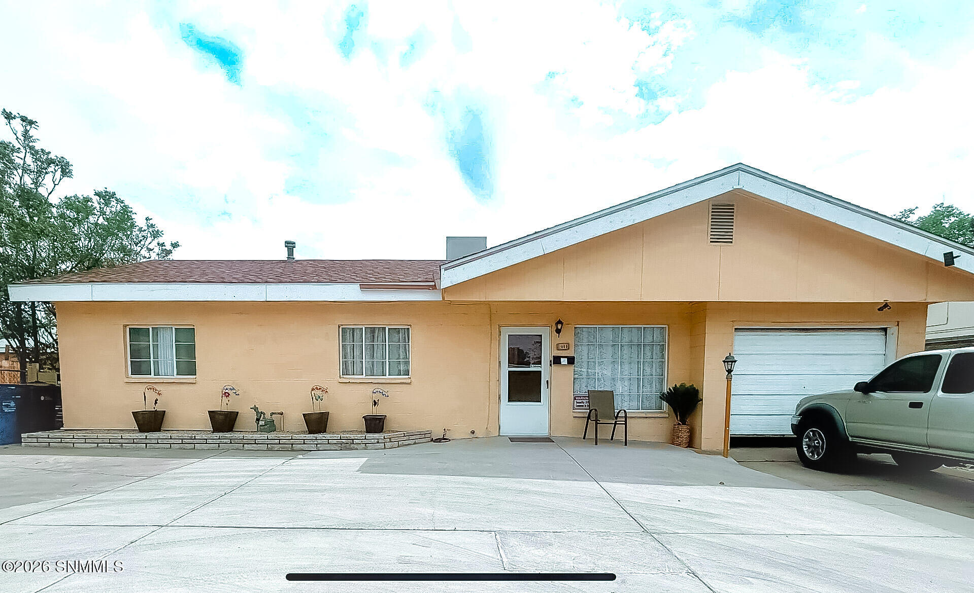 2000 E Idaho Avenue Property Photo 1