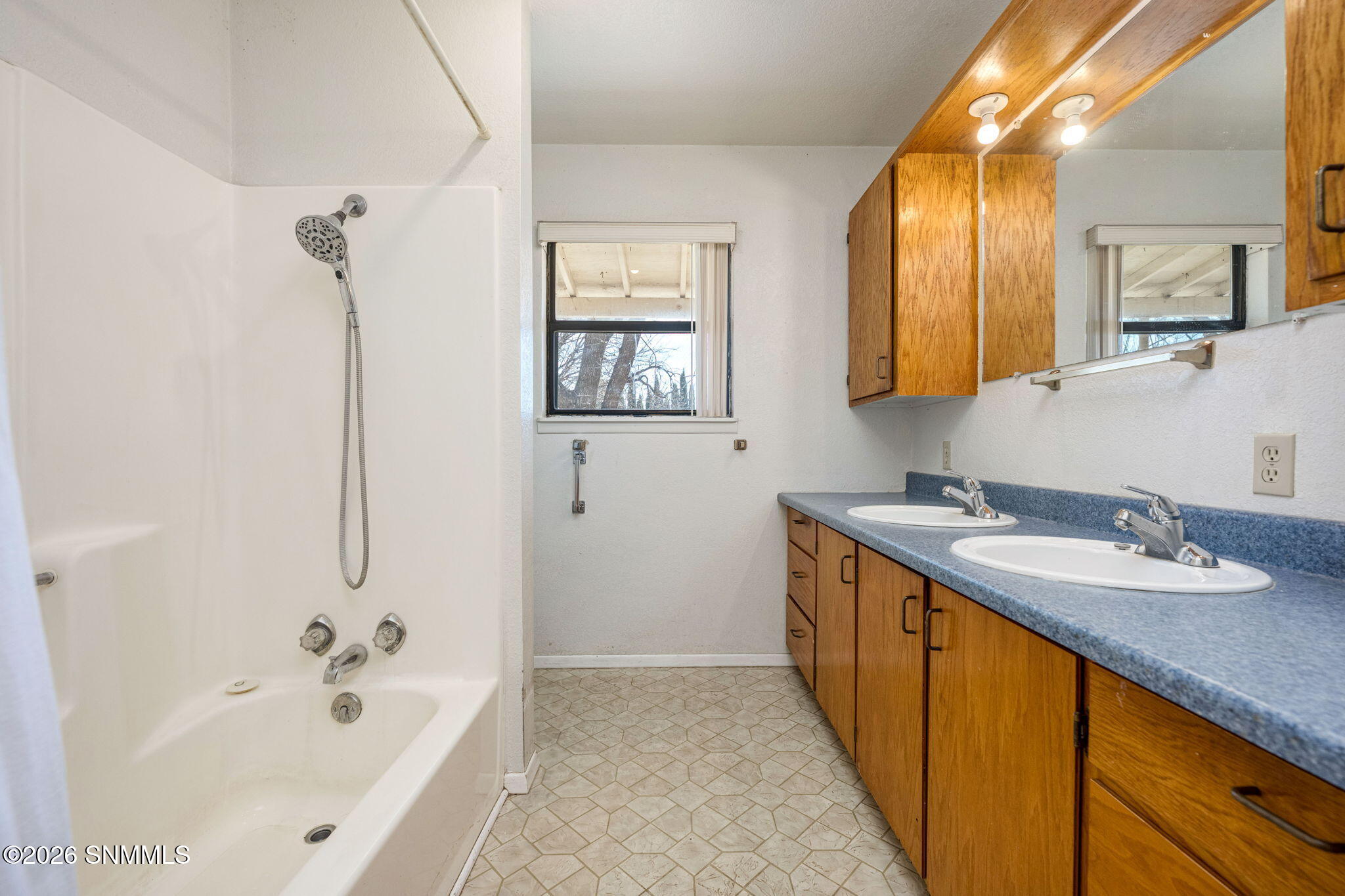 215 Polvadera Avenue Property Photo 23