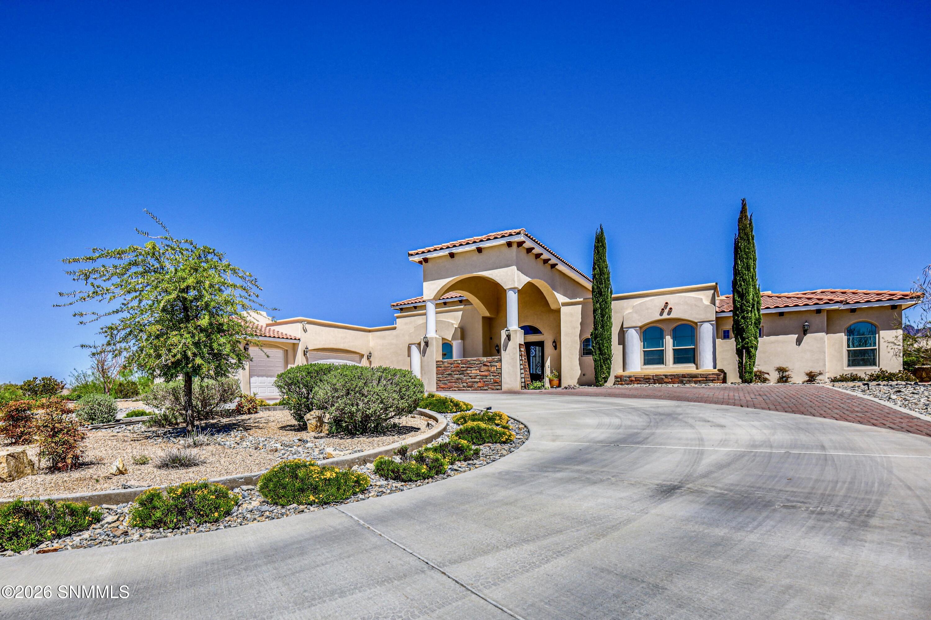 5545 Via Segura Property Photo 4
