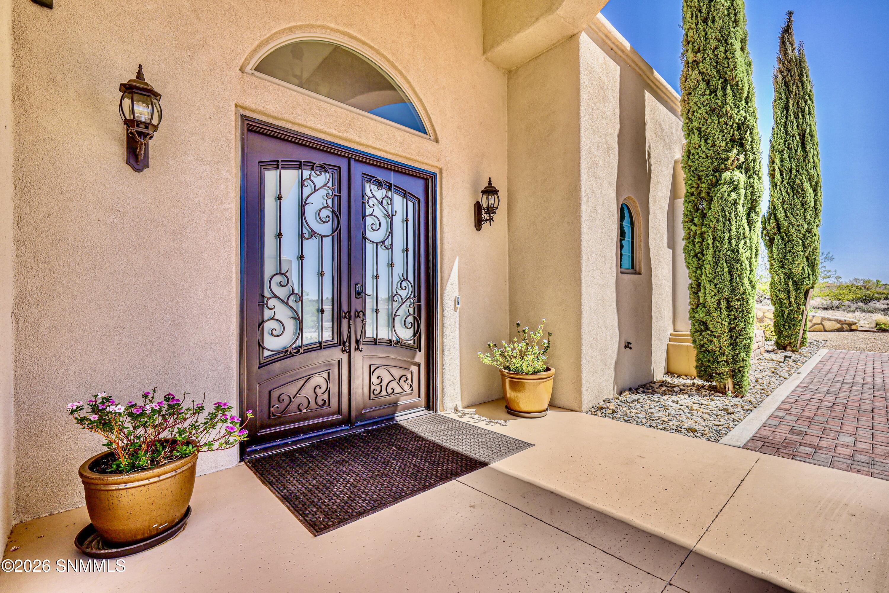5545 Via Segura Property Photo 6