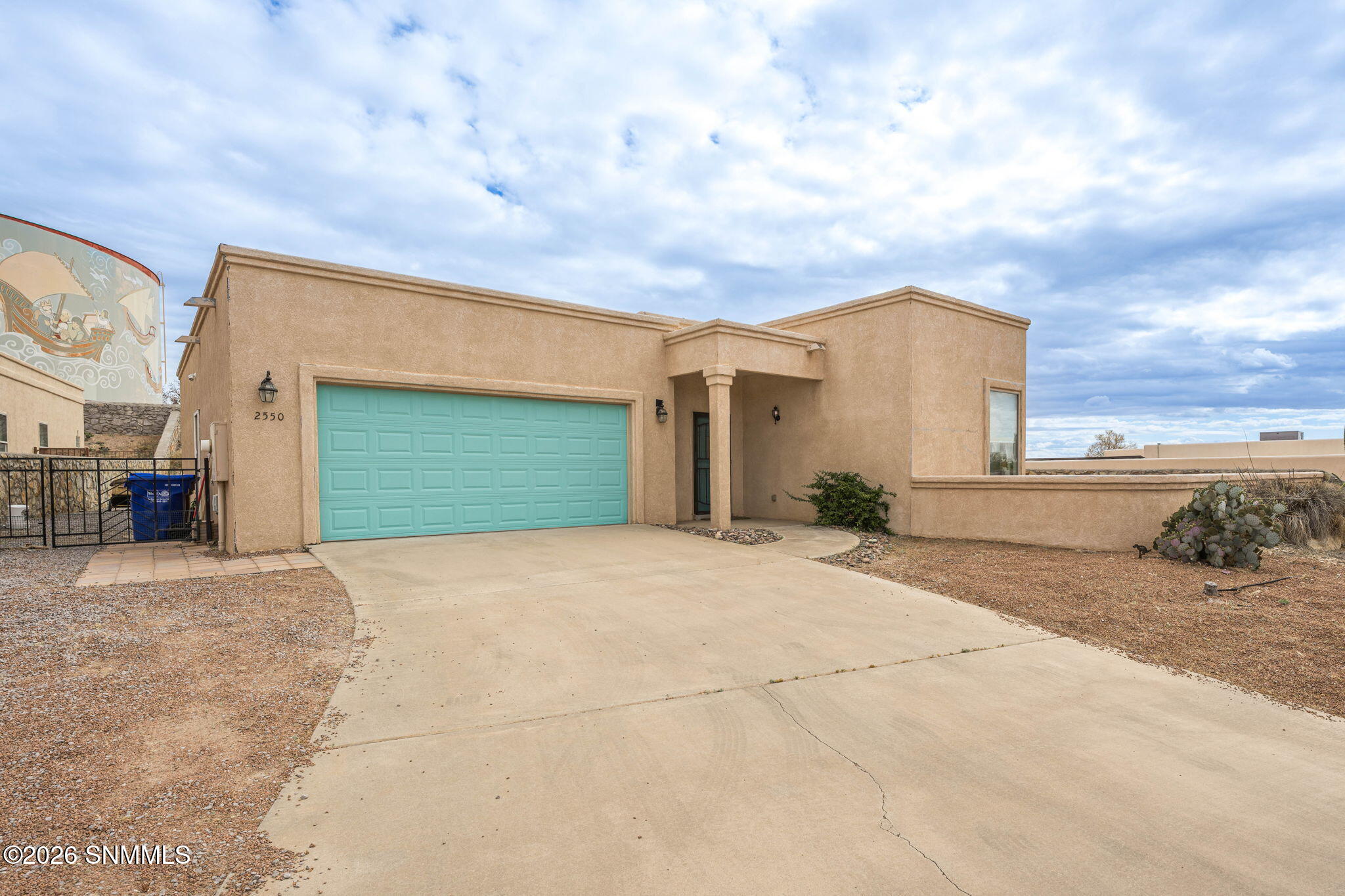 2550 Millennium Street Property Photo 2