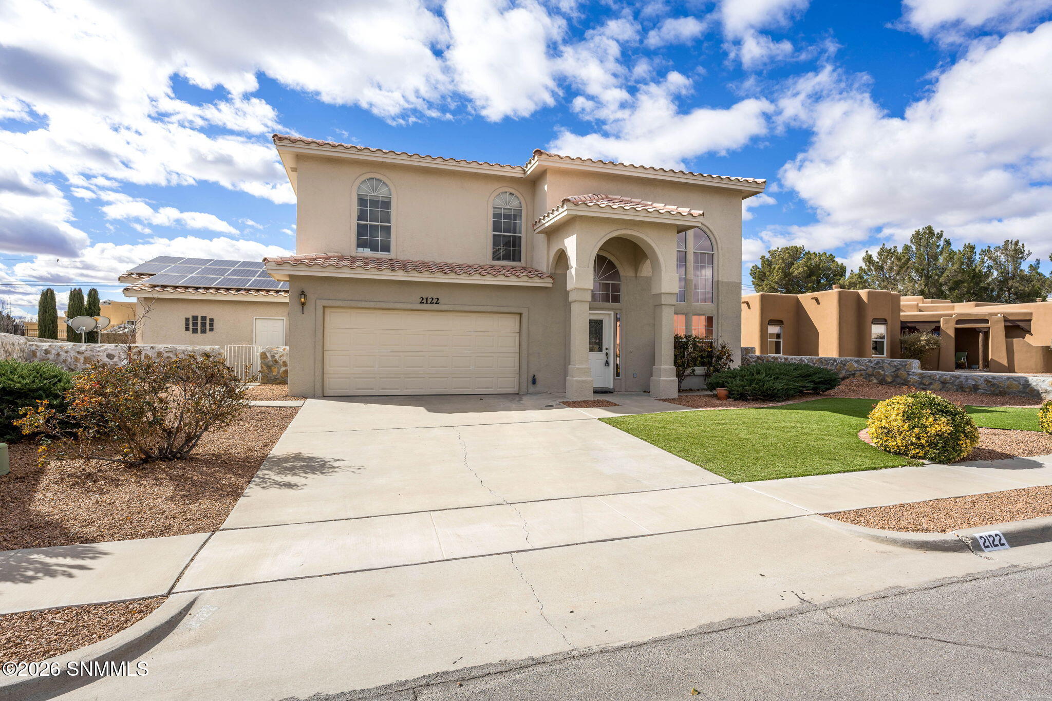 2122 Desert Greens Drive Property Photo 3