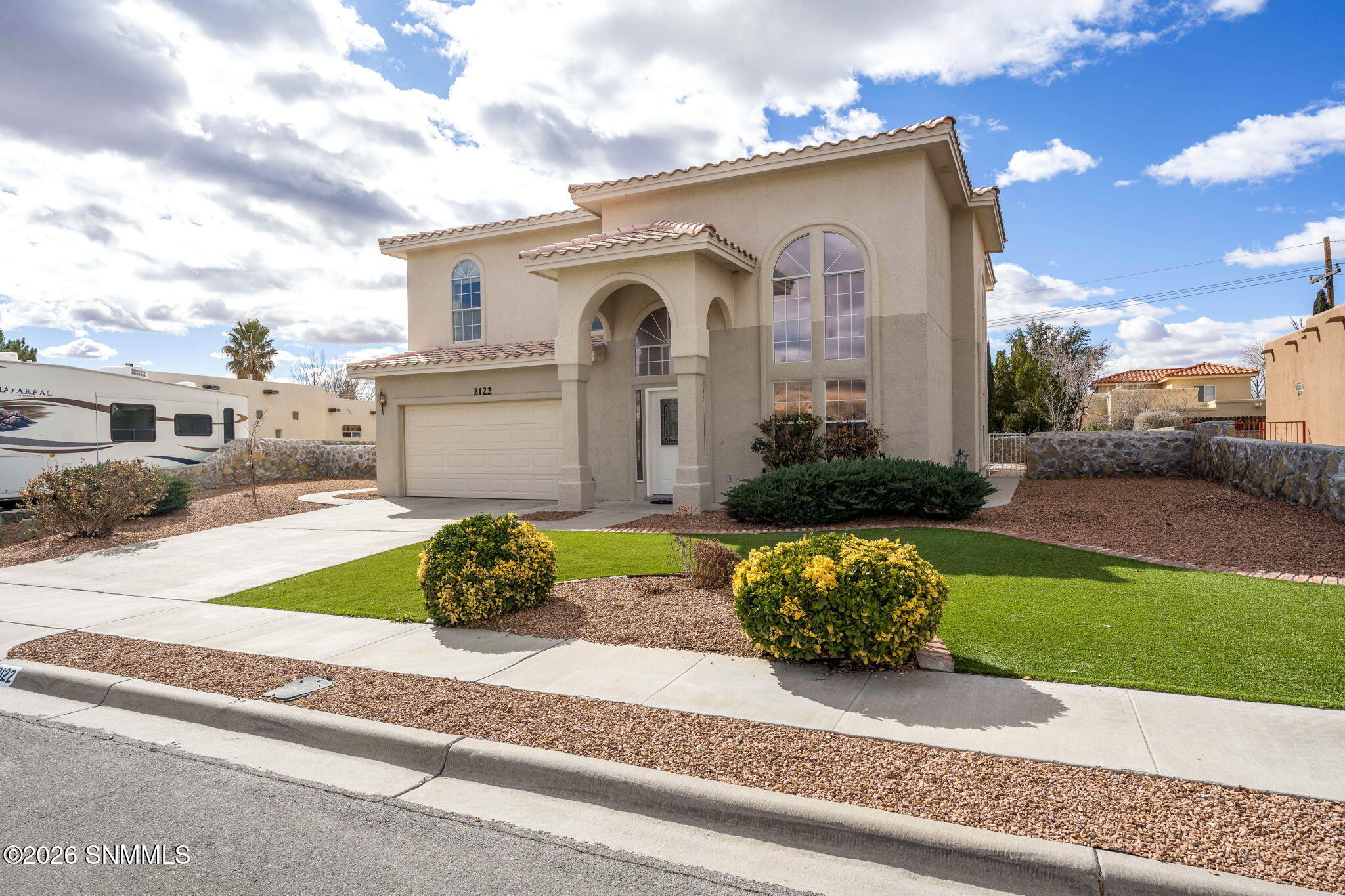 2122 Desert Greens Drive Property Photo 4