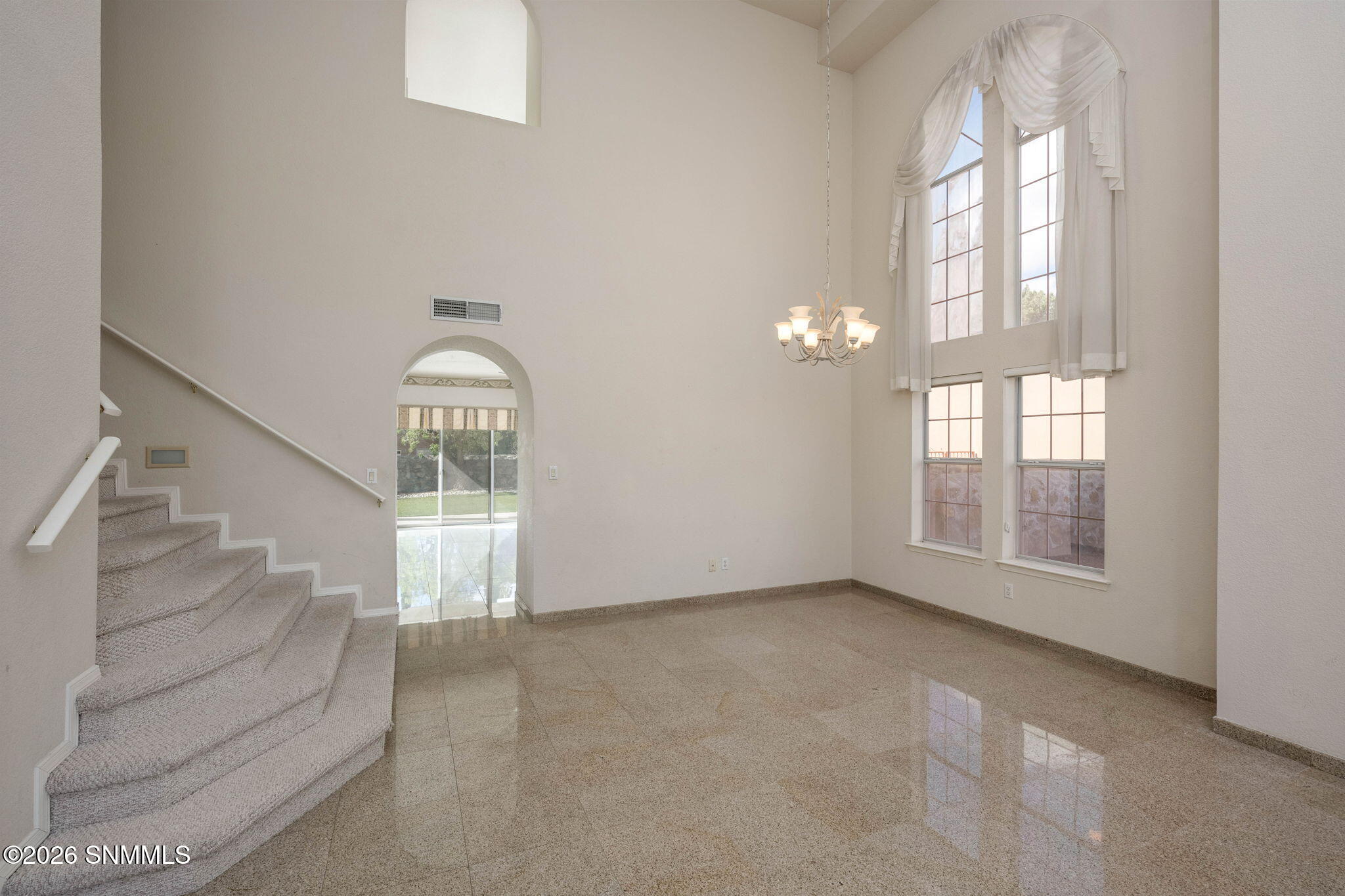 2122 Desert Greens Drive Property Photo 10