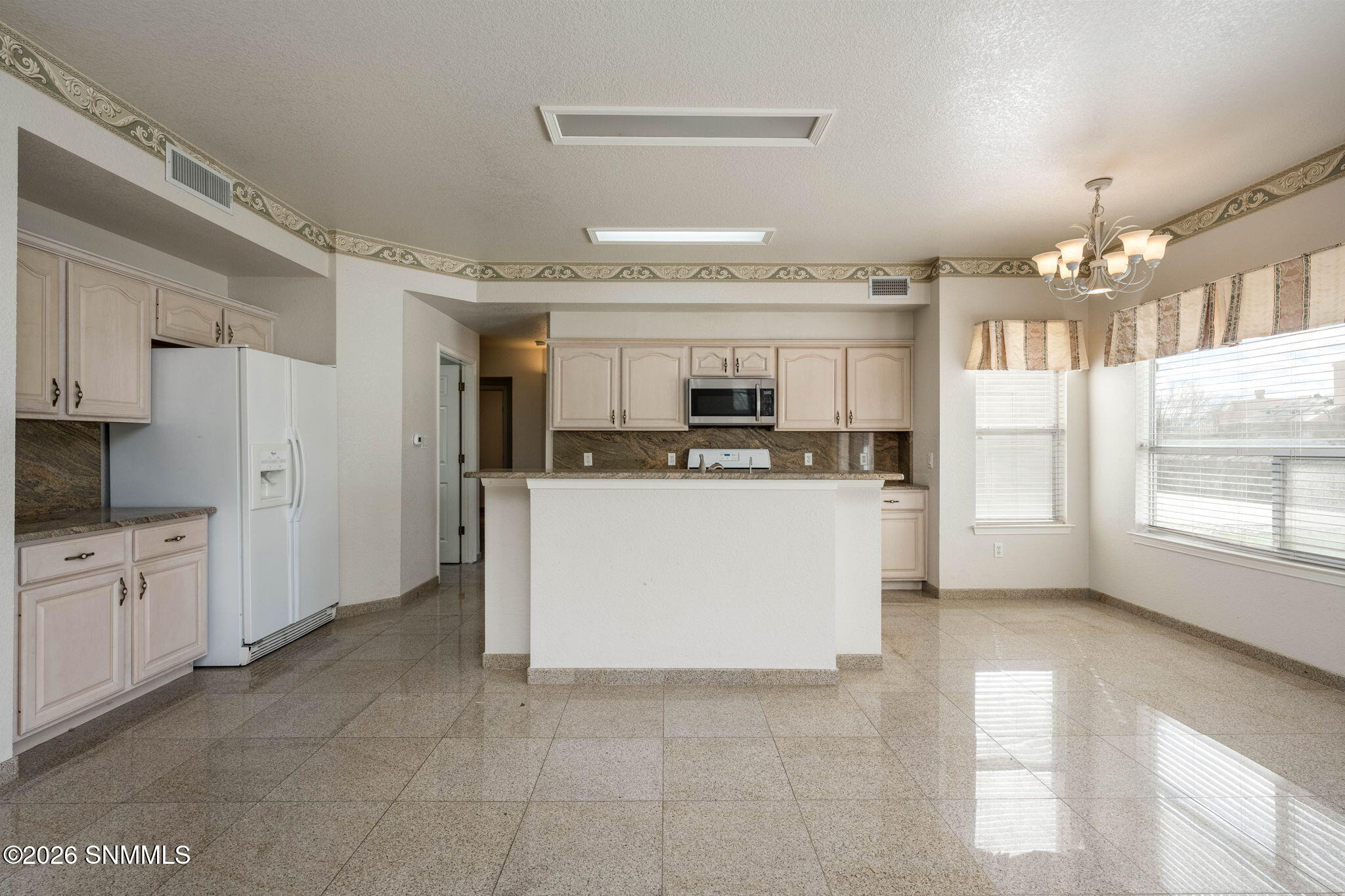 2122 Desert Greens Drive Property Photo 15