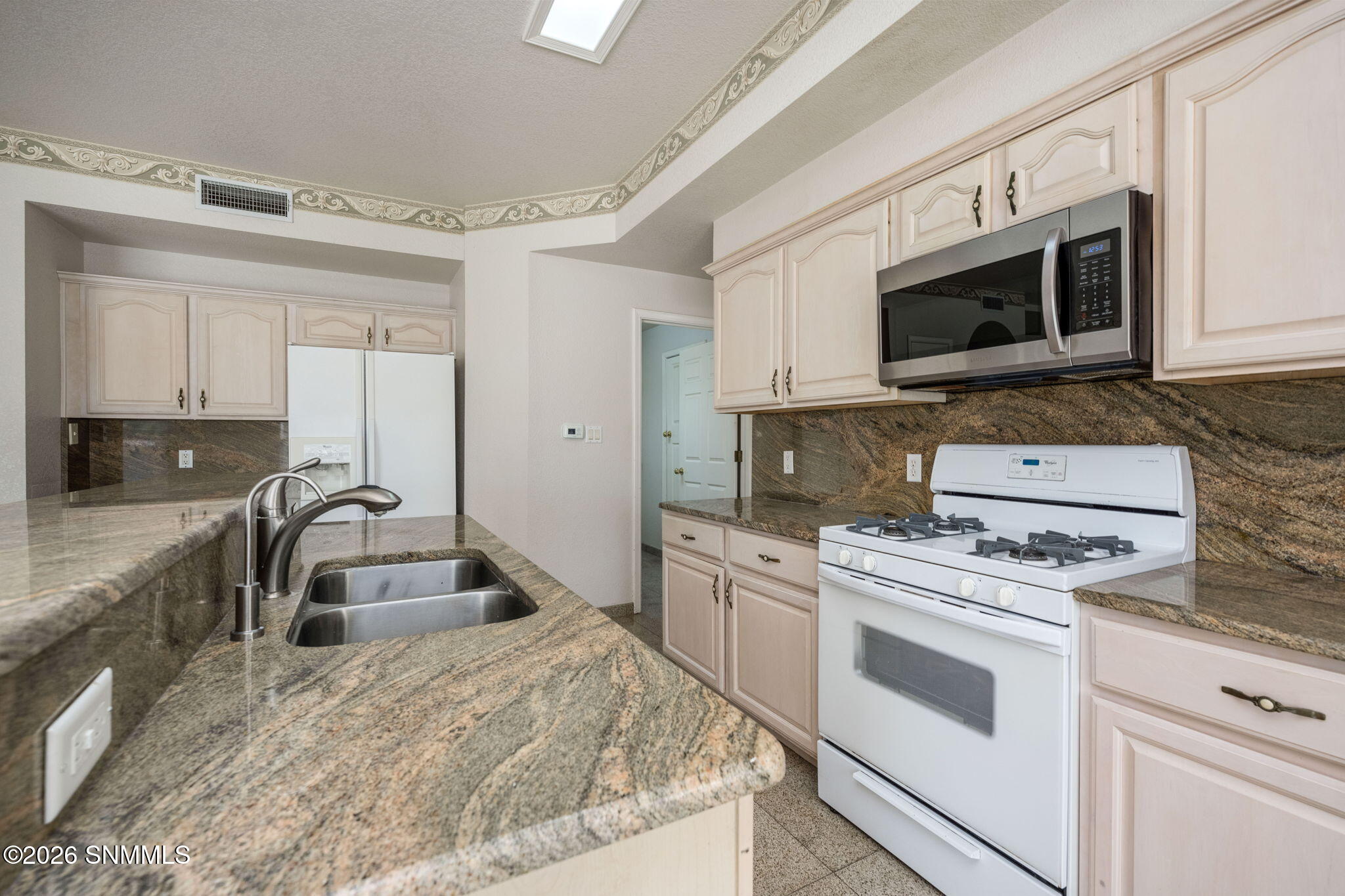 2122 Desert Greens Drive Property Photo 17