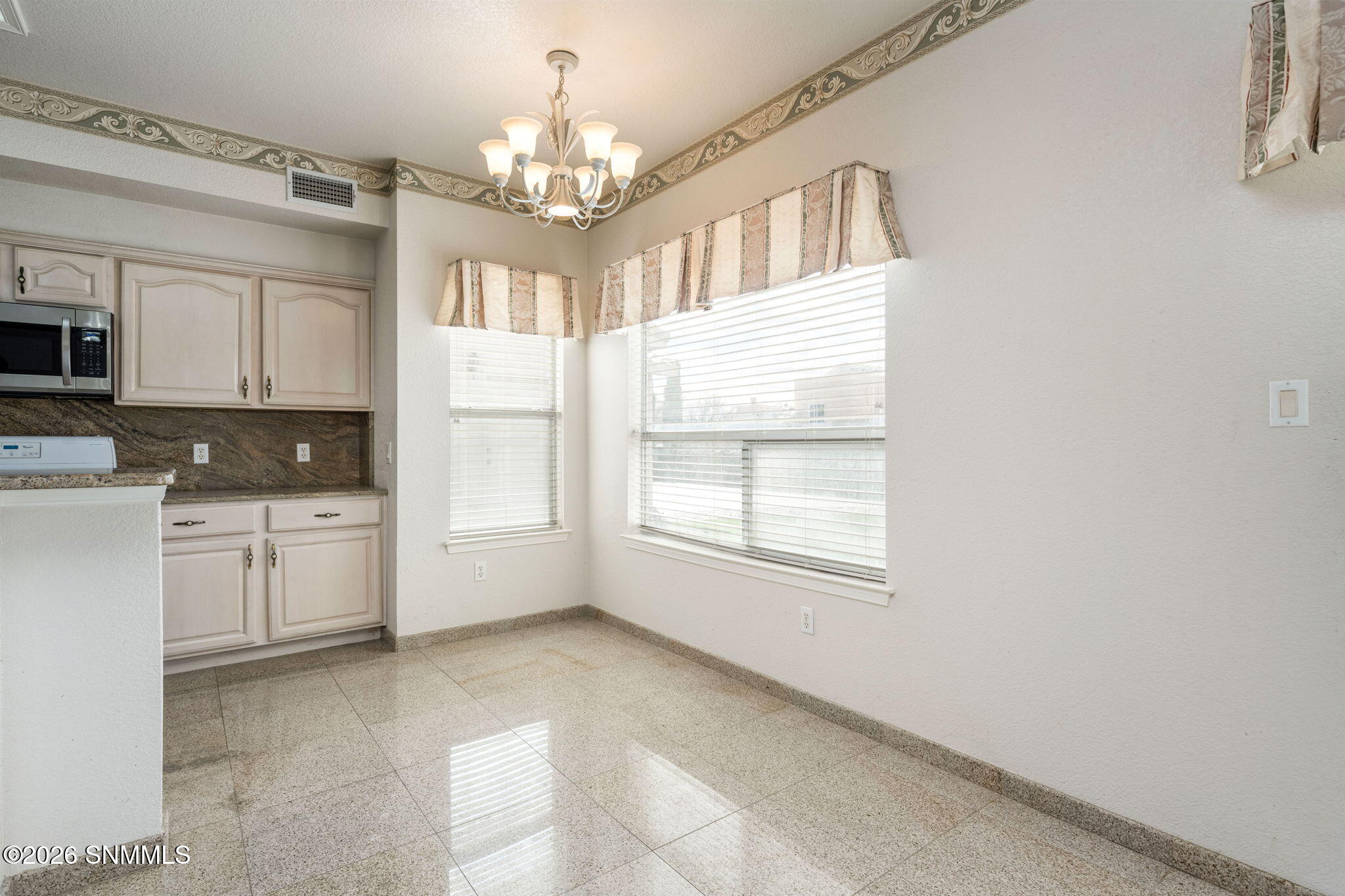 2122 Desert Greens Drive Property Photo 19
