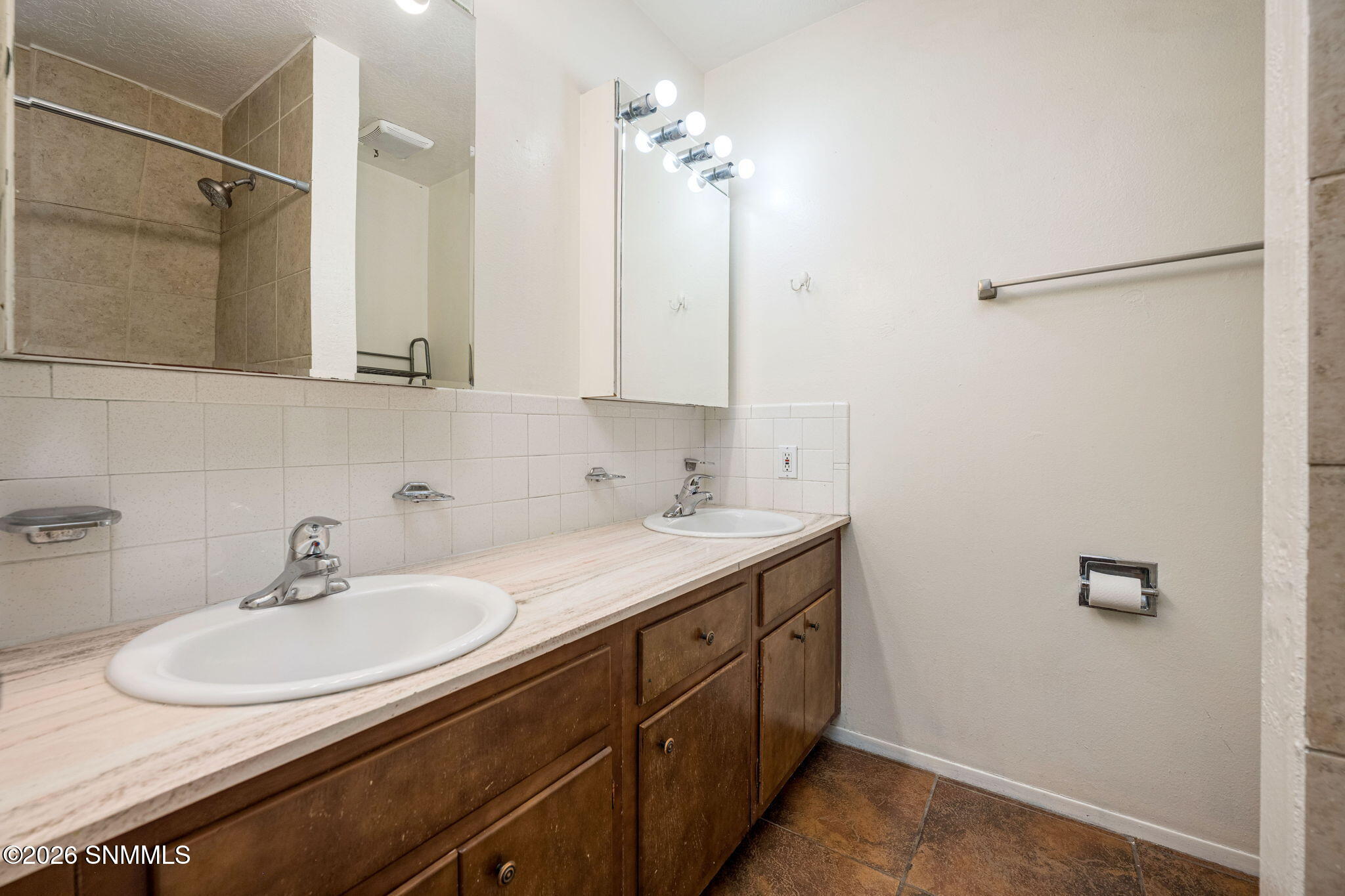1936 Bromilow Street Property Photo 26
