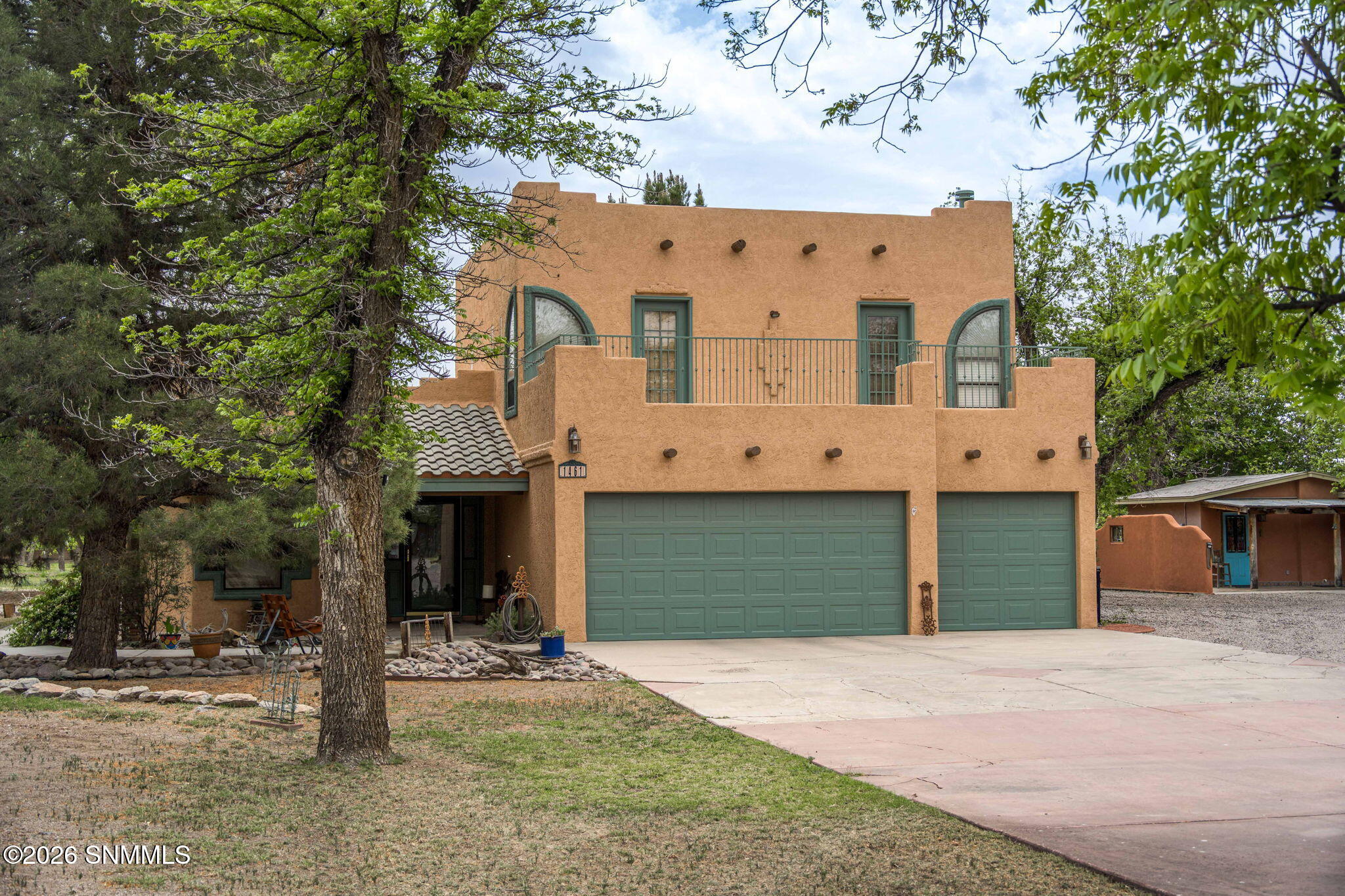 1461 W Brown Road Property Photo 4