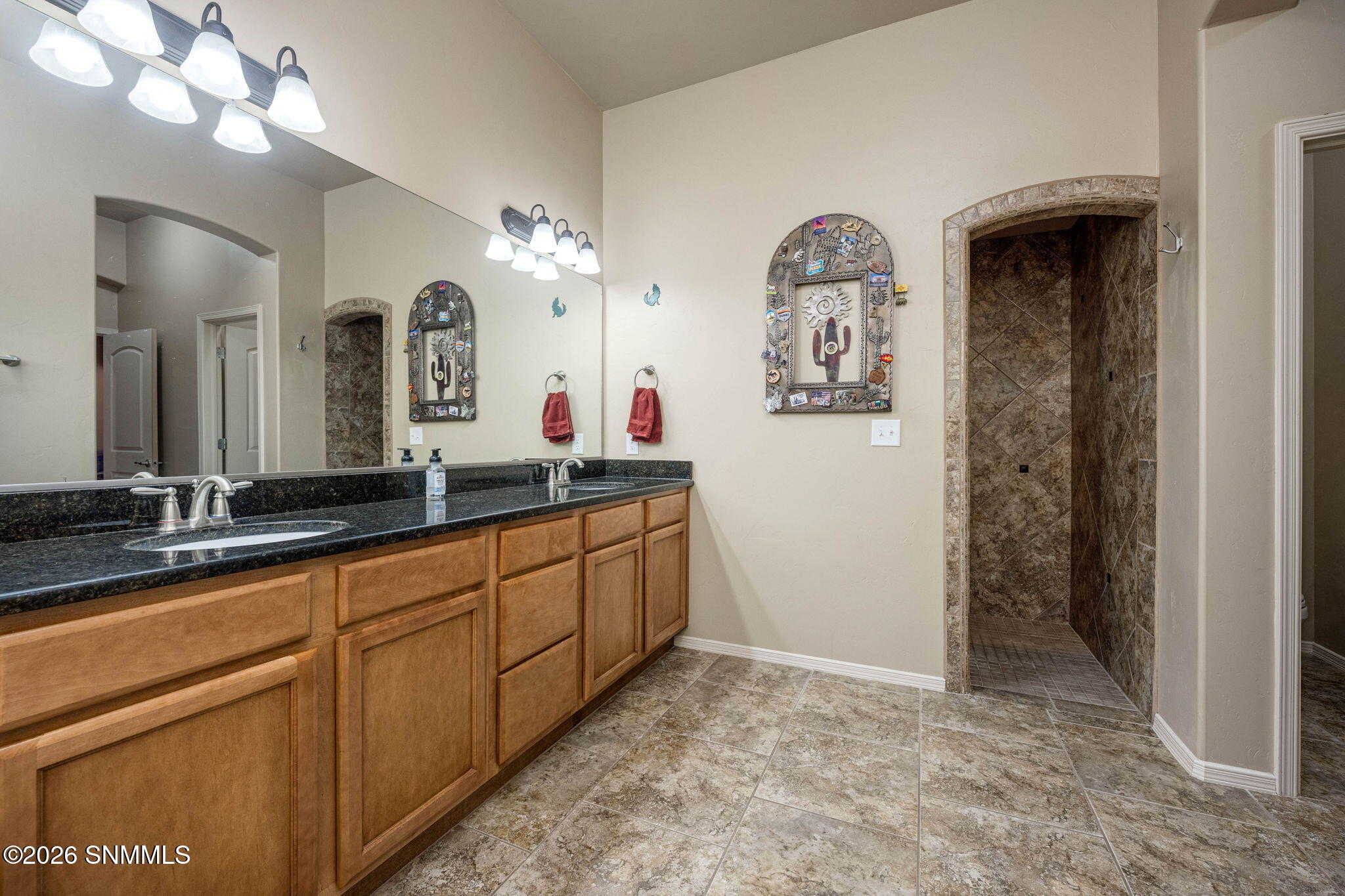 4335 Isleta Court Property Photo 25