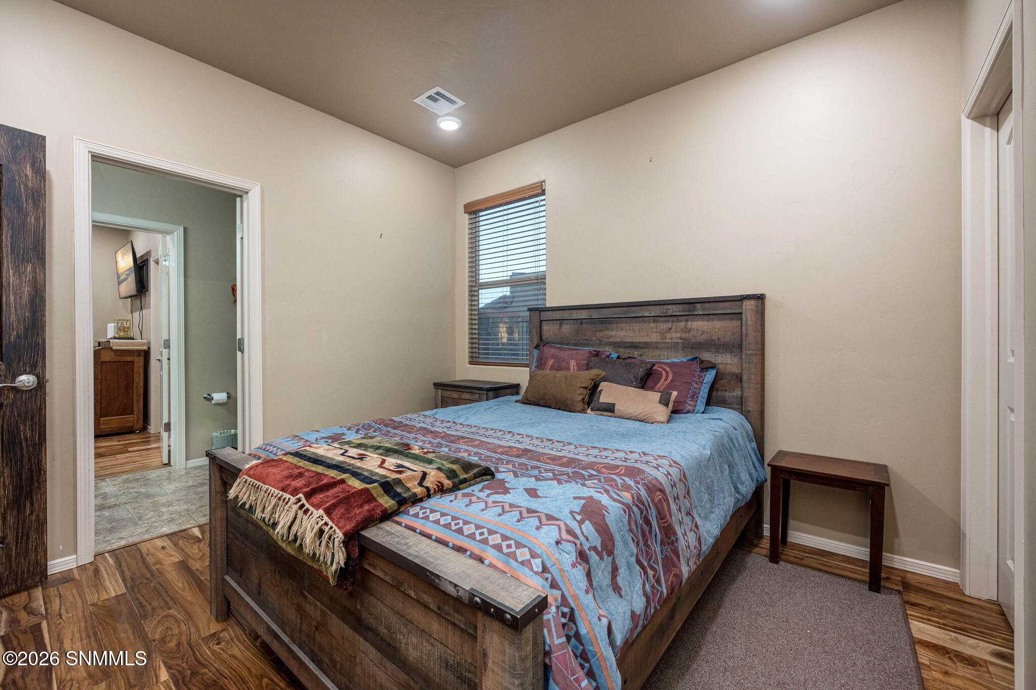 4335 Isleta Court Property Photo 35