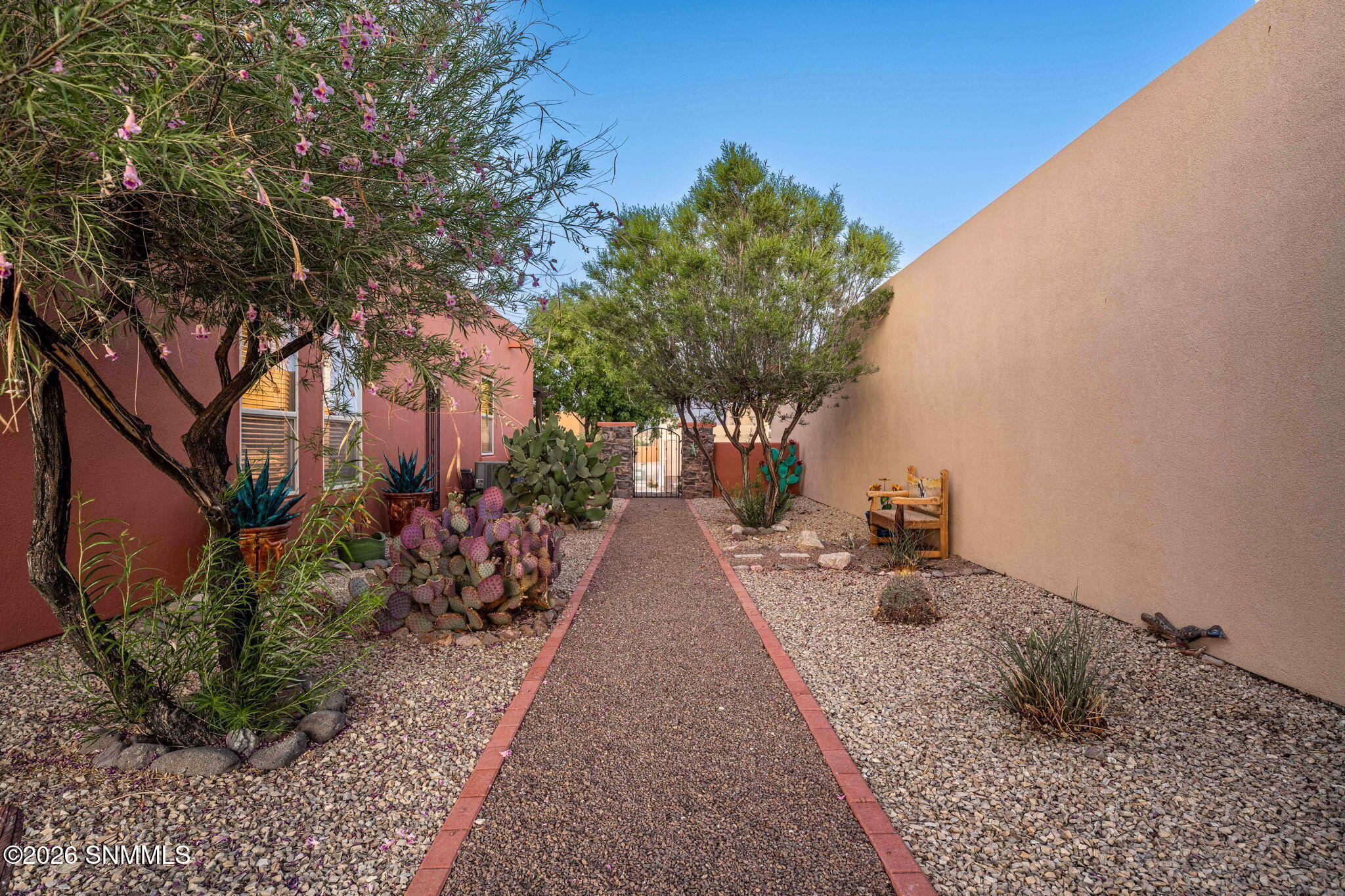 4335 Isleta Court Property Photo 46