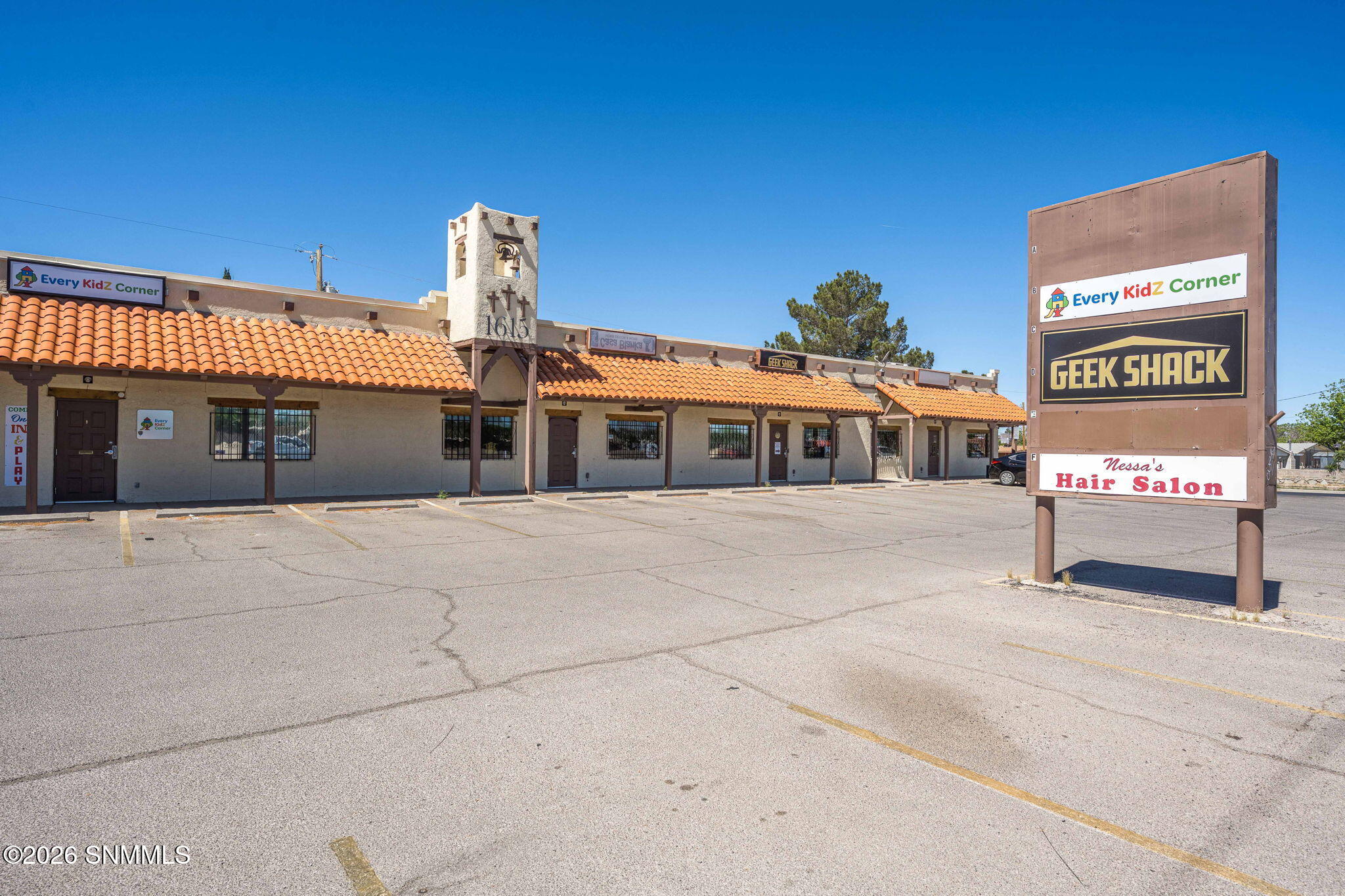 1615 N Solano Drive B Property Photo 8