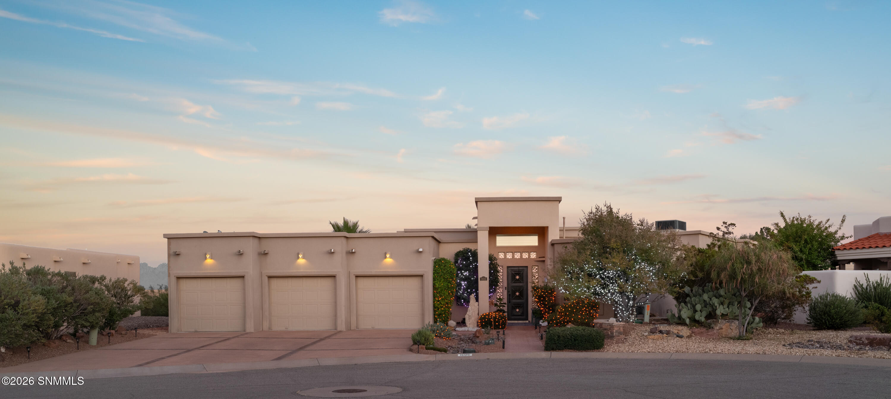 1606 Via Diamante Property Photo 1