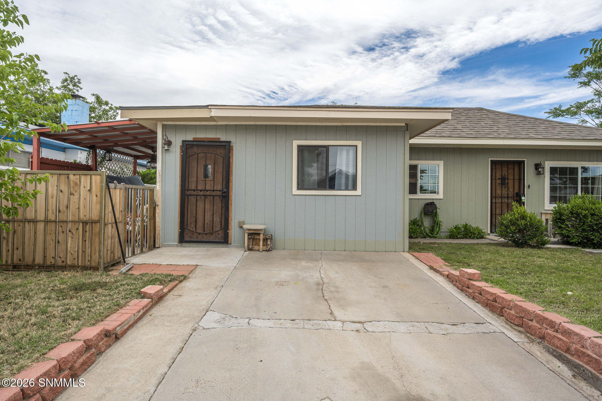 1130 Poplar Property Photo 3