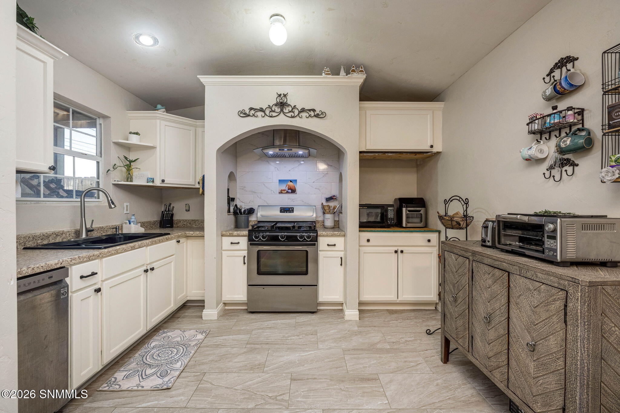 1130 Poplar Property Photo 9