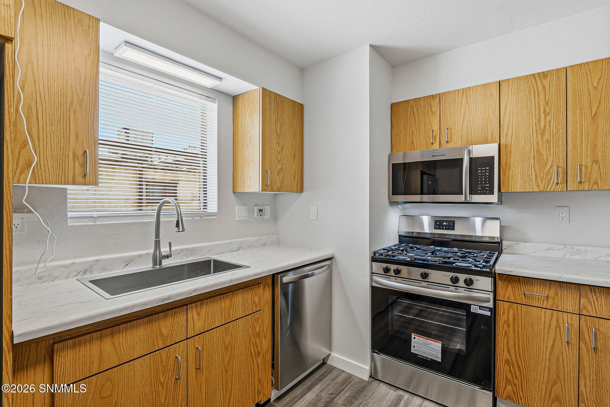 3201 Oak Street Property Photo 9