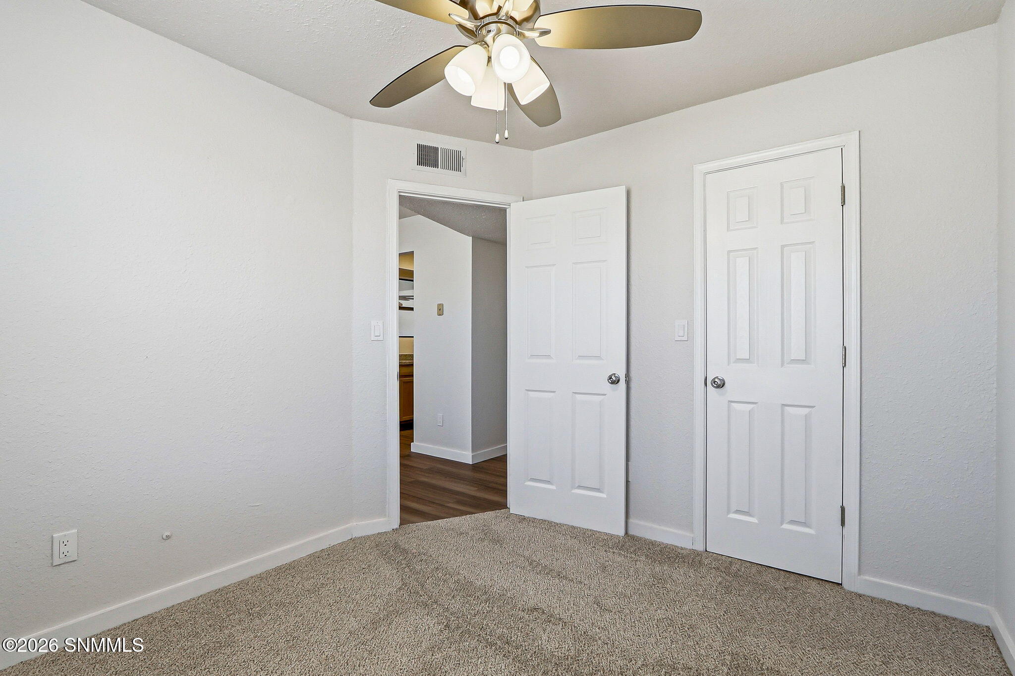 3201 Oak Street Property Photo 35