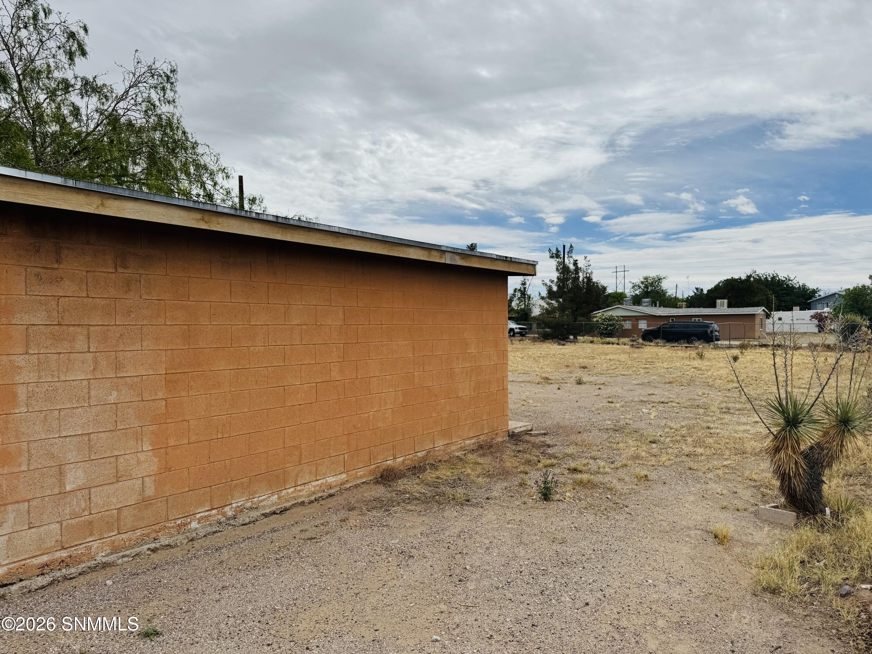 969 Augustine Avenue Property Photo 3