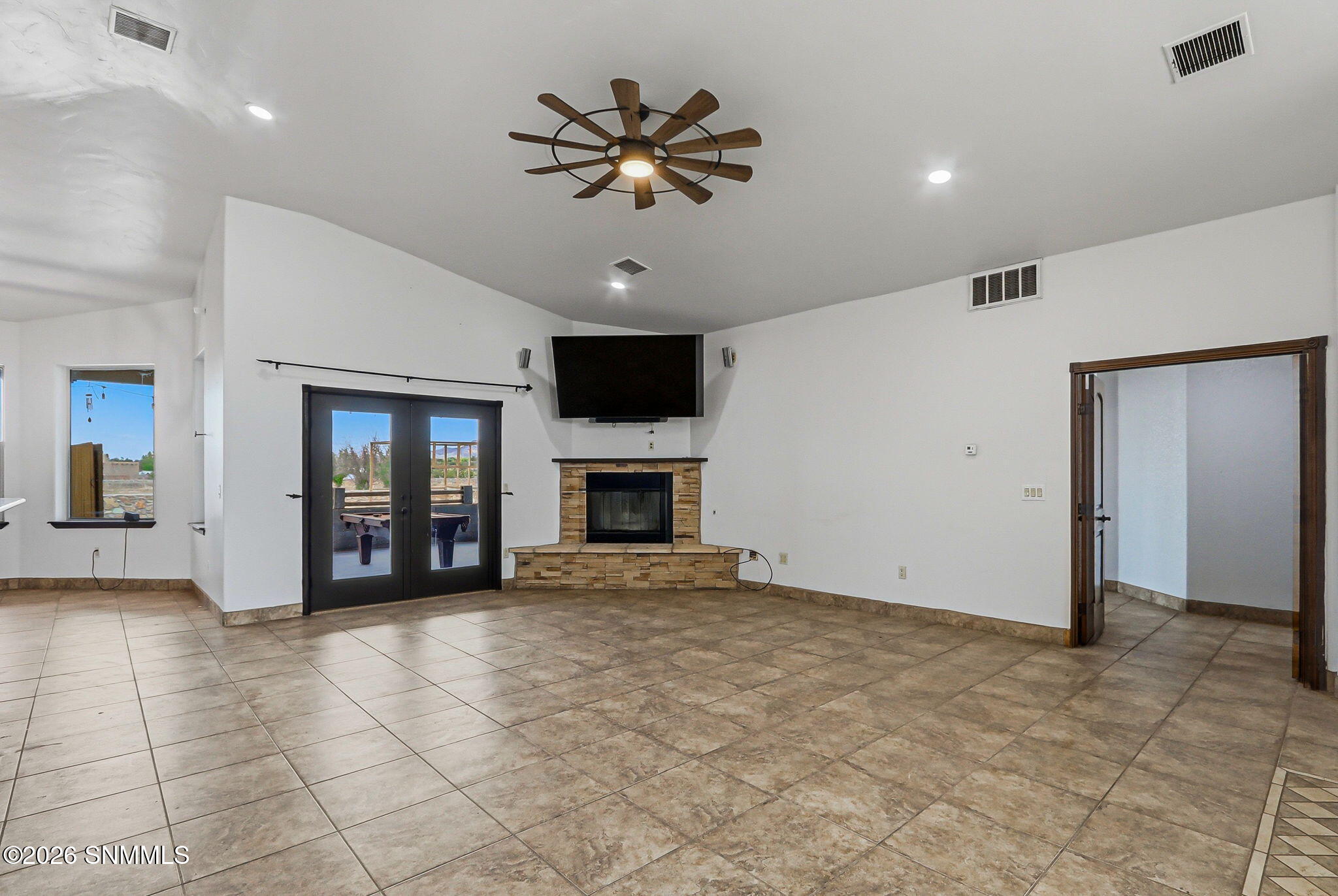 191 Eventing Court Property Photo 6