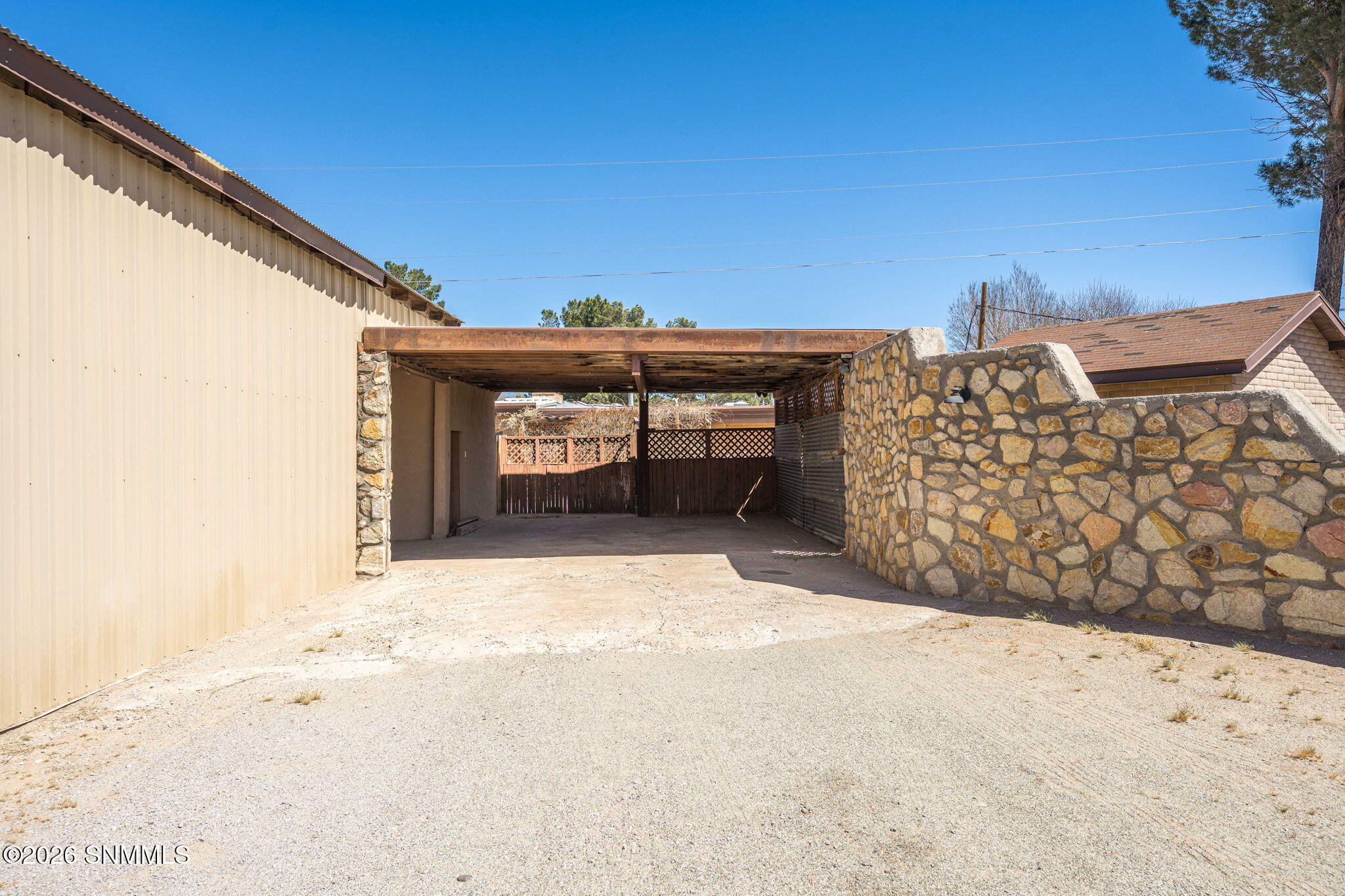5105 Northwind Road Property Photo 6
