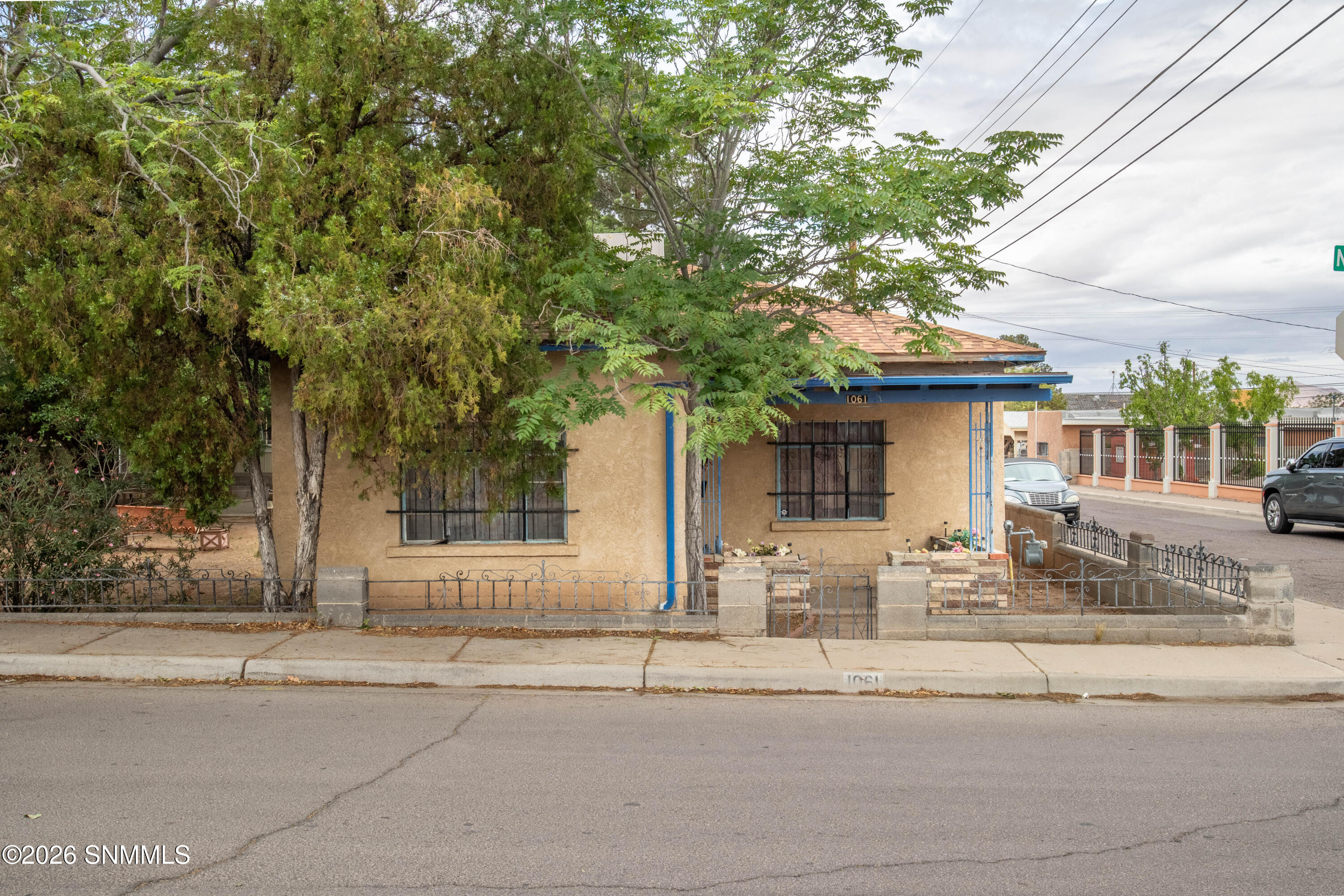 1061 N Tornillo Street Property Photo 1