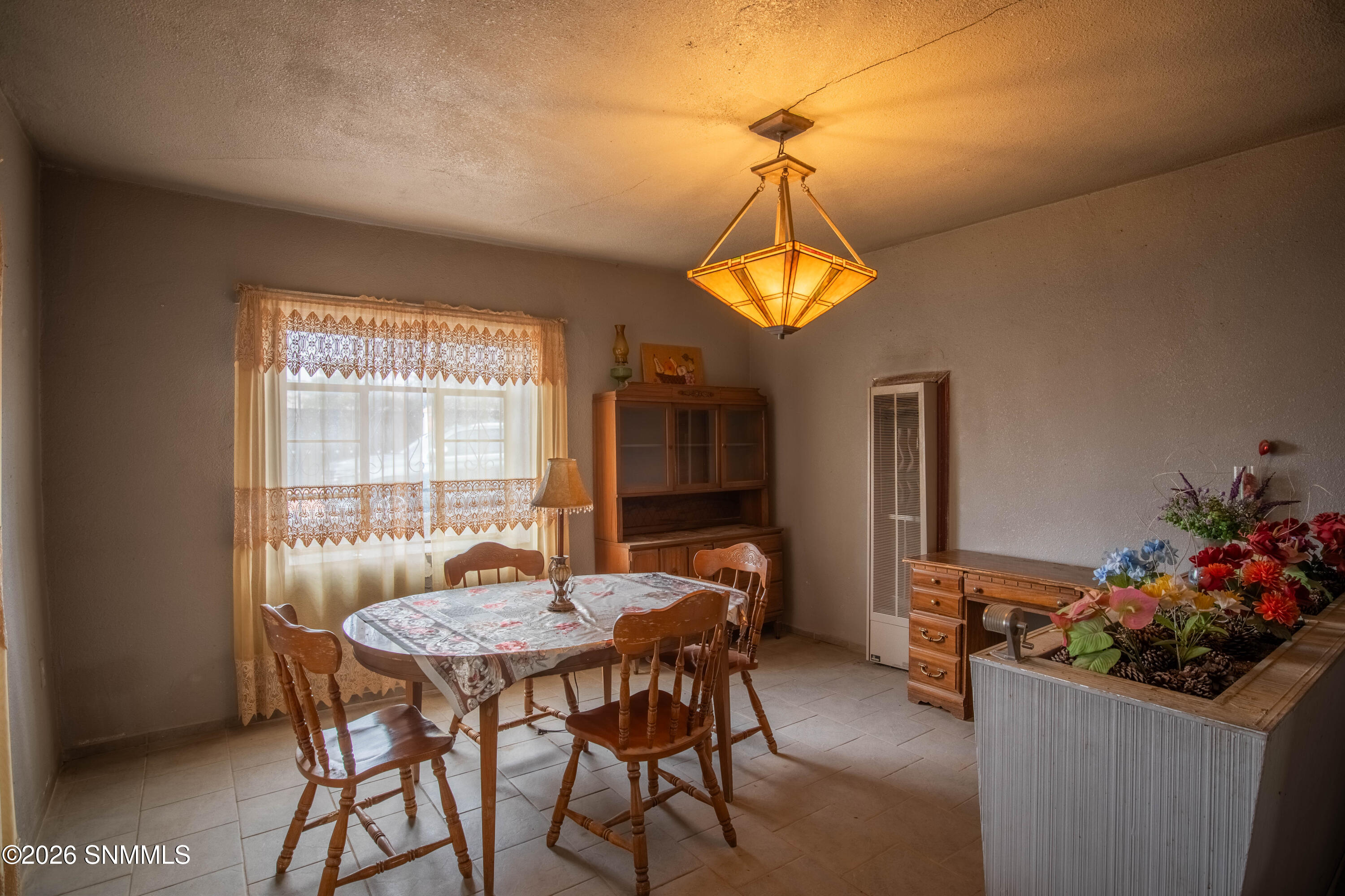 1061 N Tornillo Street Property Photo 8
