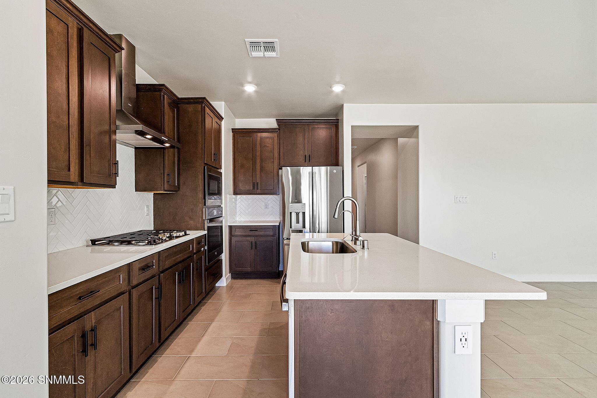7333 Ultramarine Road Property Photo 15