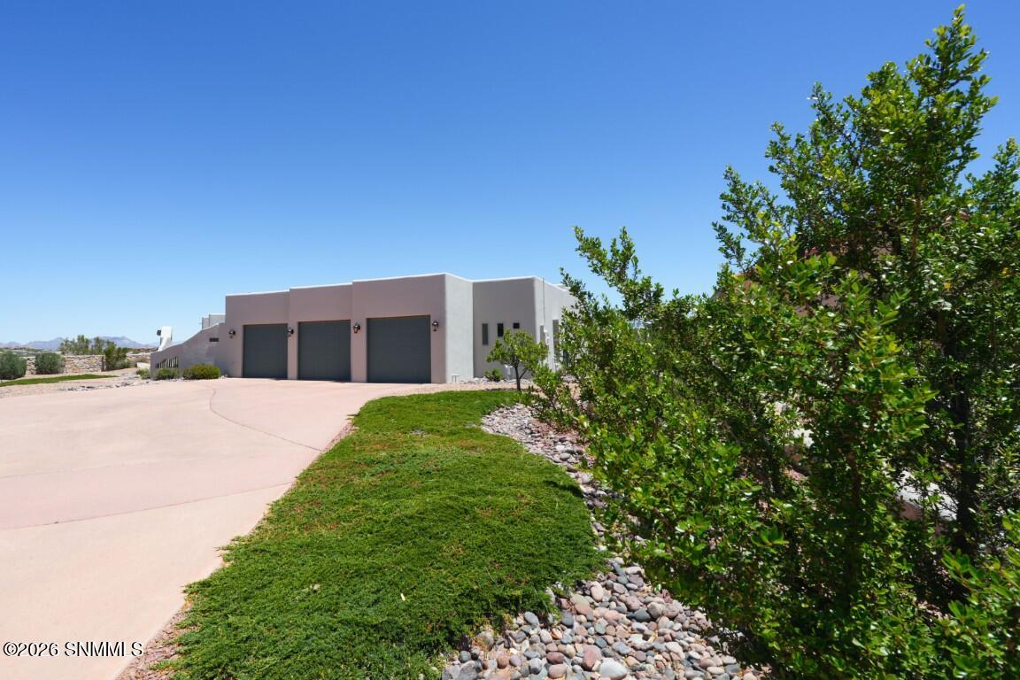 1232 Sonnet Court Property Photo 8