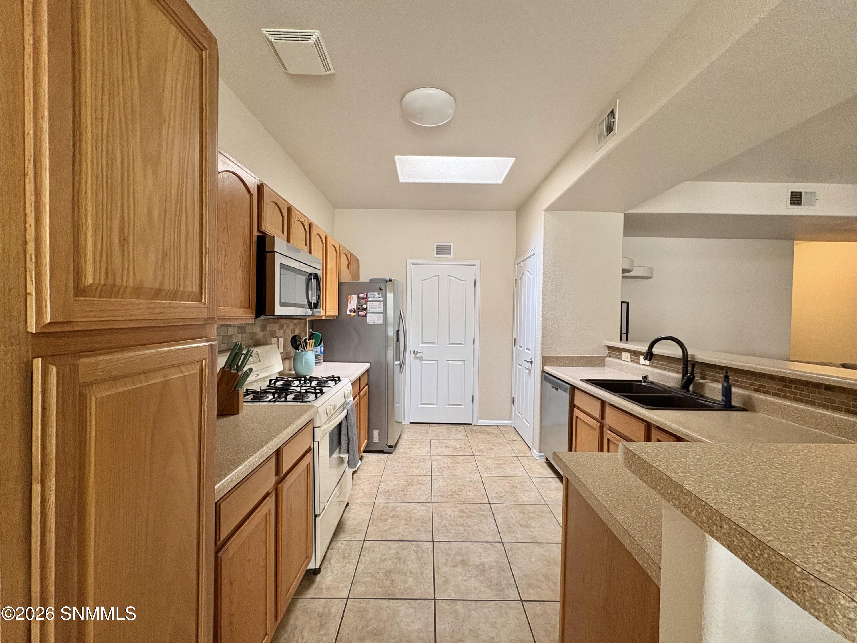 1231 Gunsight Peak Drive Property Photo 8