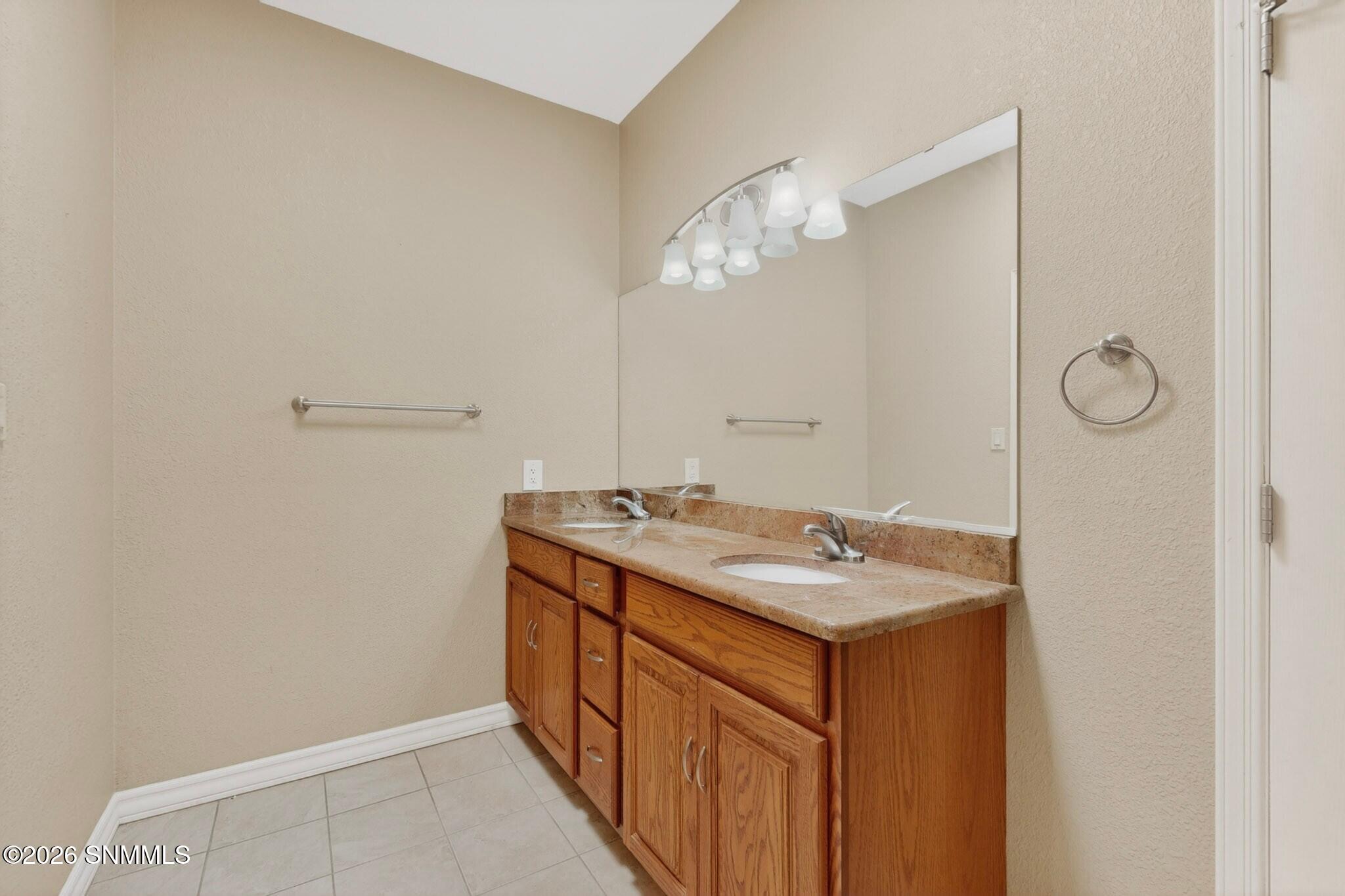 664 Cielo Bonito Court Property Photo 38