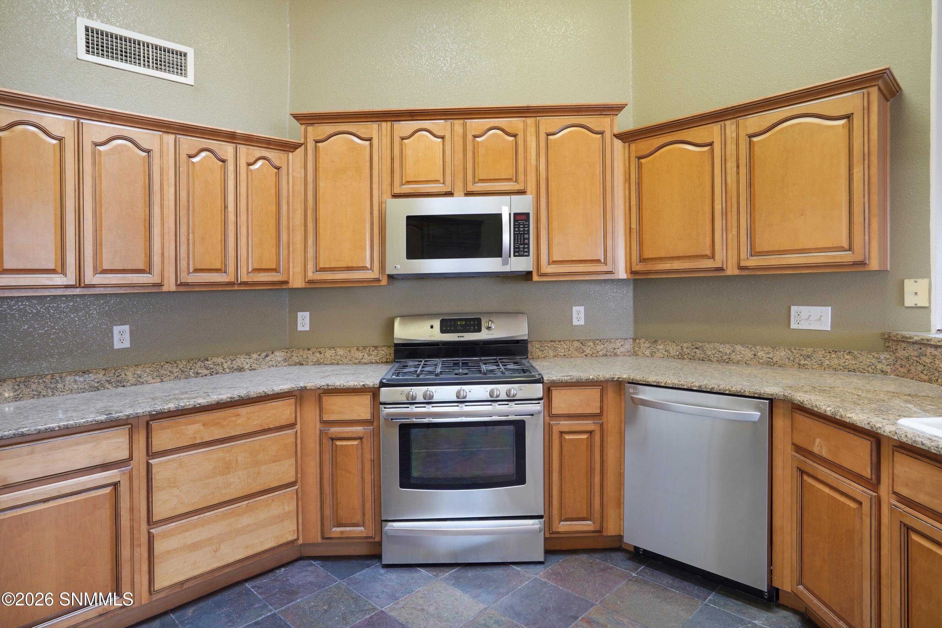 2205 Sun Chaser Place Property Photo 8