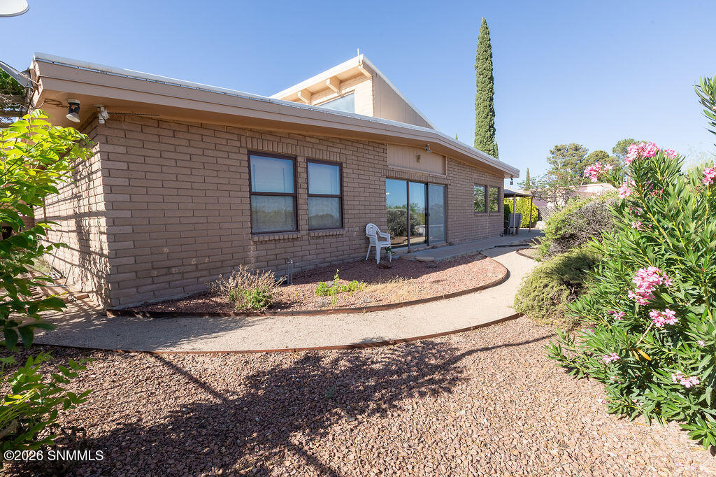 1480 Vista Del Valle Property Photo 5