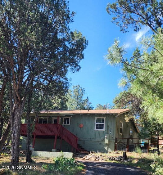 210 Swallow Drive Property Photo 1
