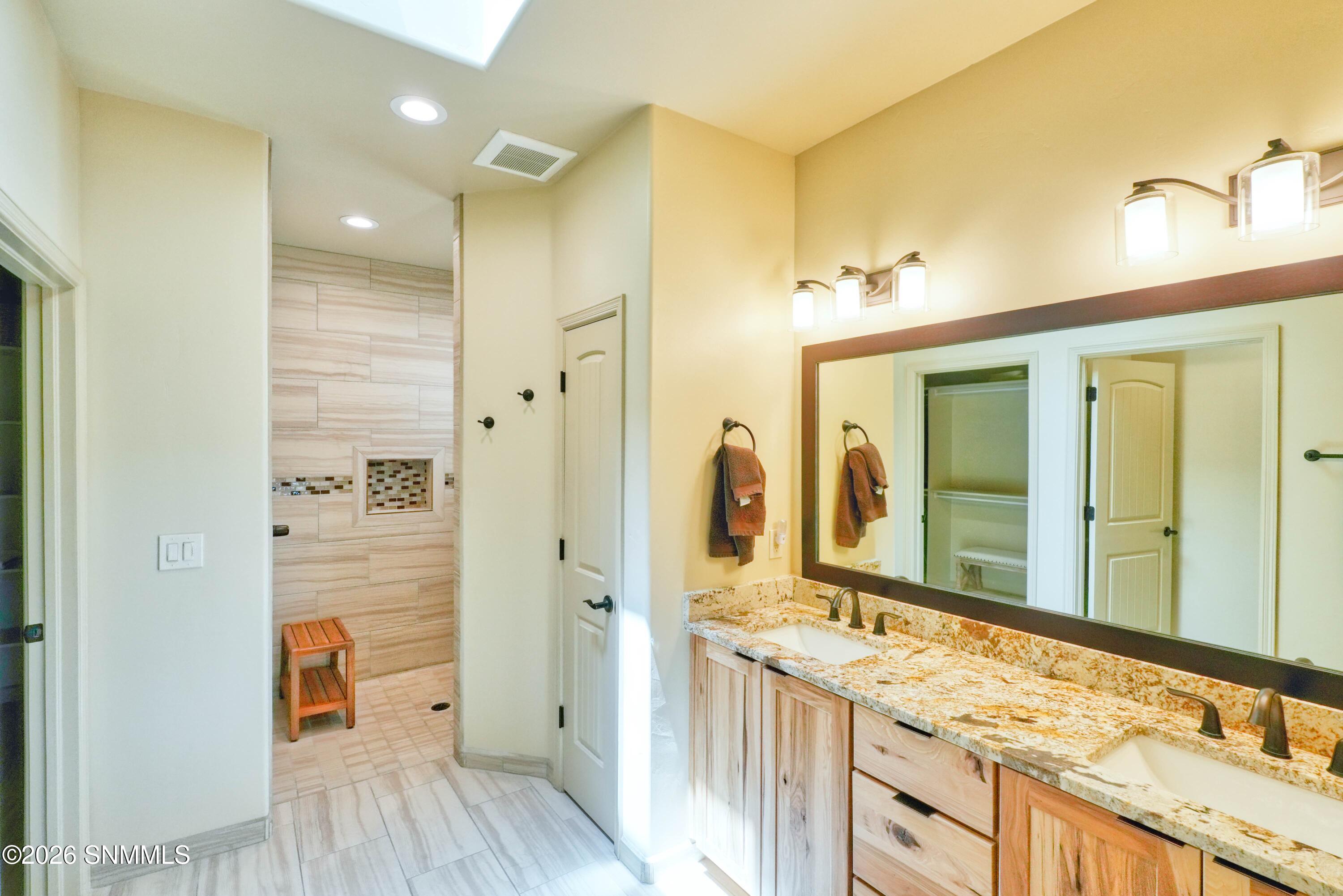 8021 Willow Bloom Circle Property Photo 7