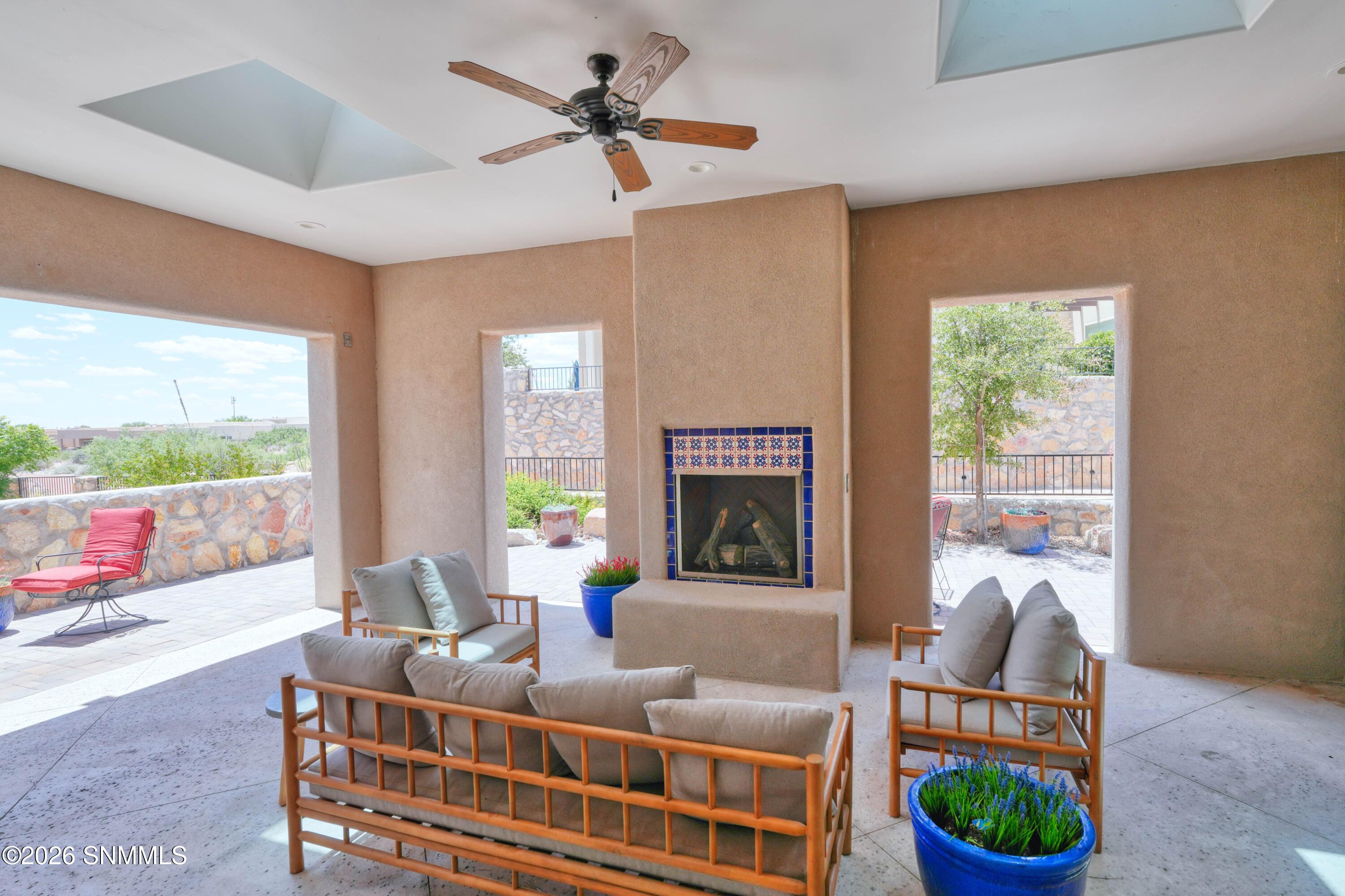 8048 Willow Bloom Circle Property Photo 2