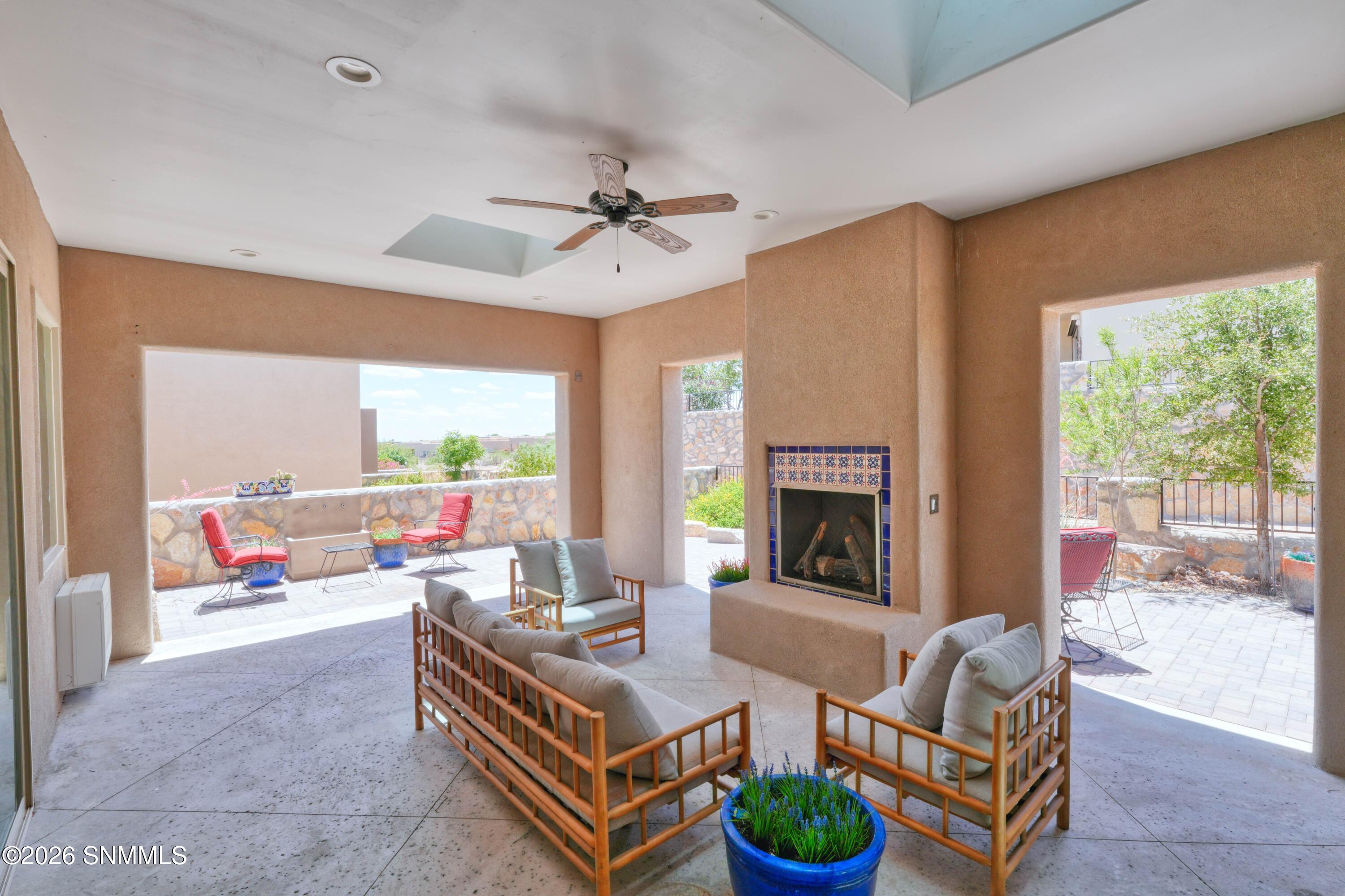 8048 Willow Bloom Circle Property Photo 3