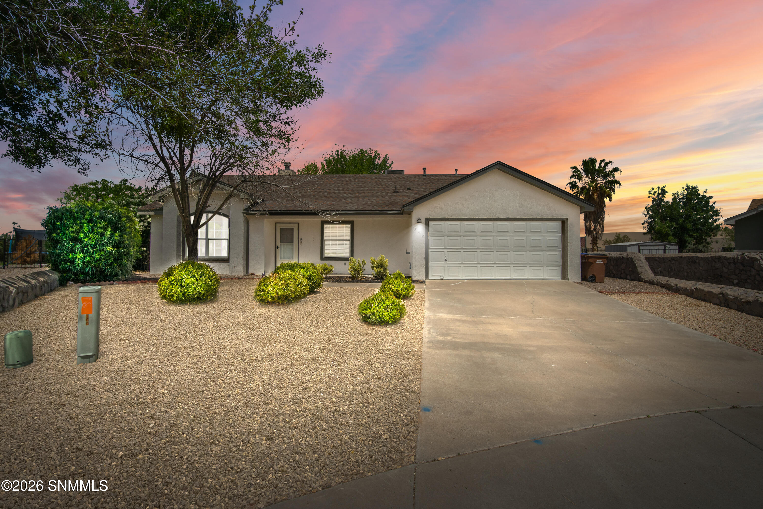 700 Scenic View Drive Property Photo 1
