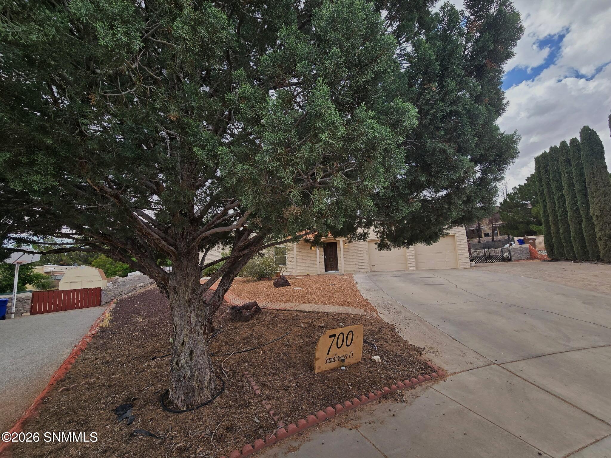 700 Sundown Court Property Photo 6