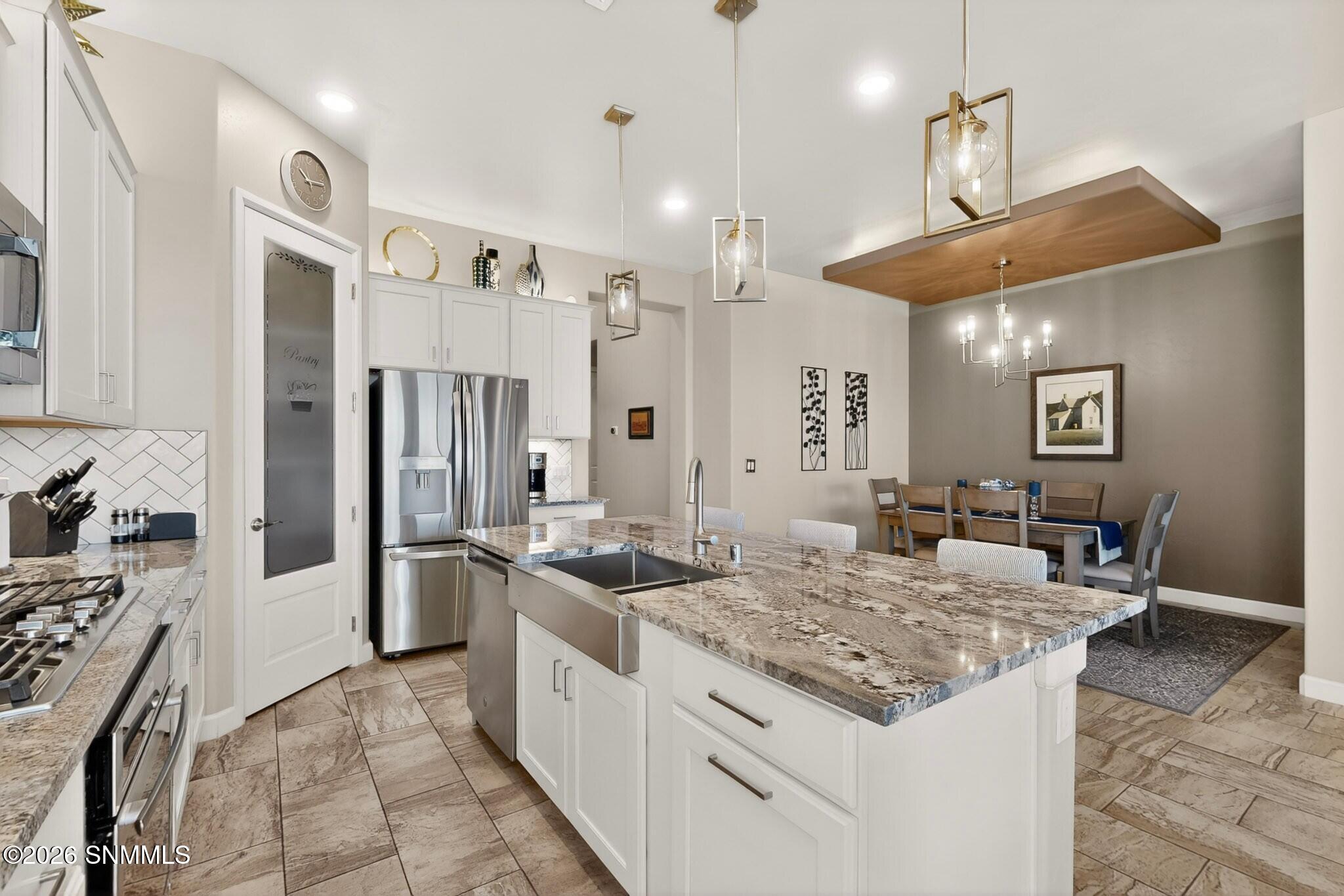 3949 San Marino Road Property Photo 6
