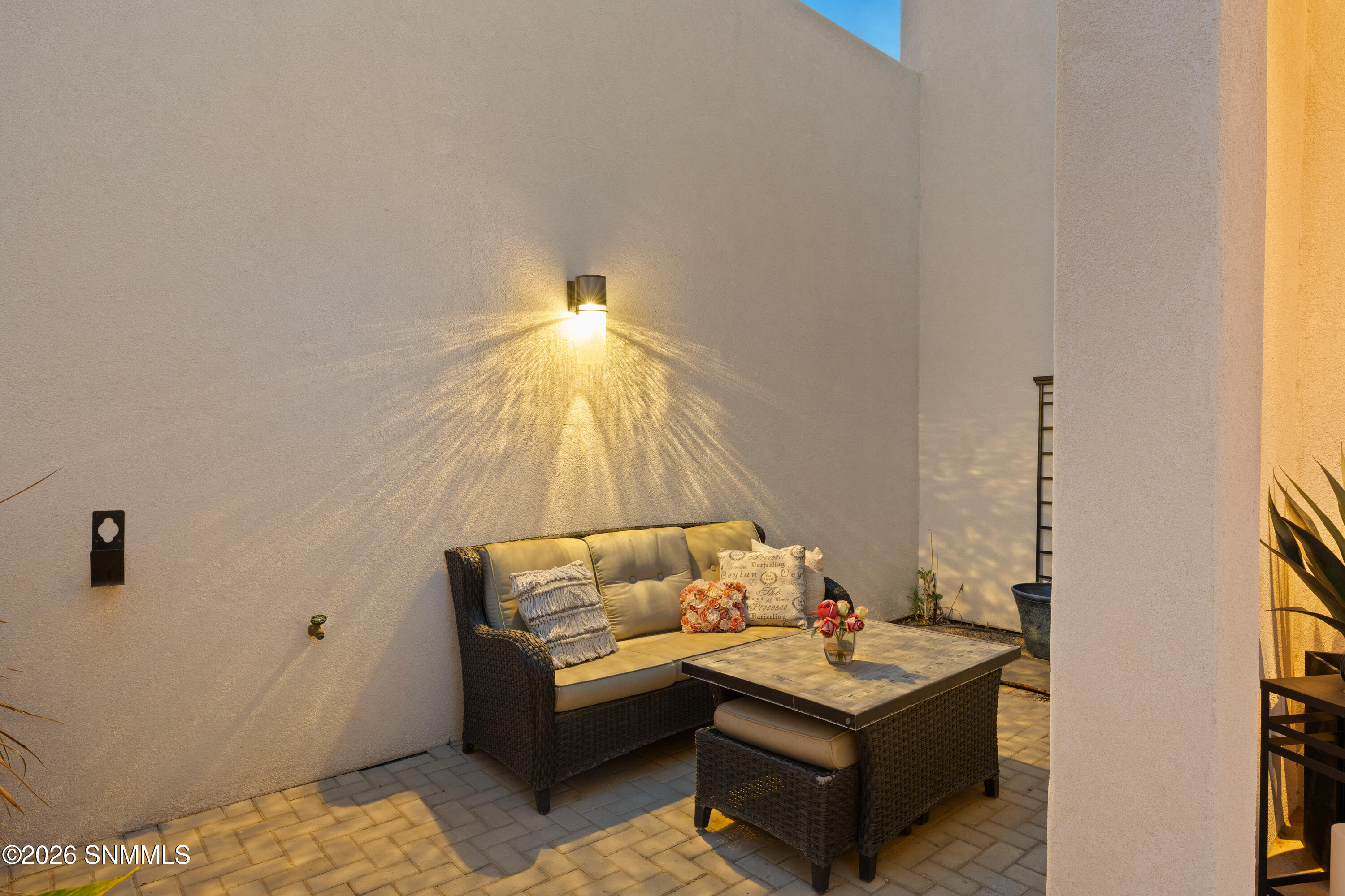 1384 San Bonifacio Arc Property Photo 6