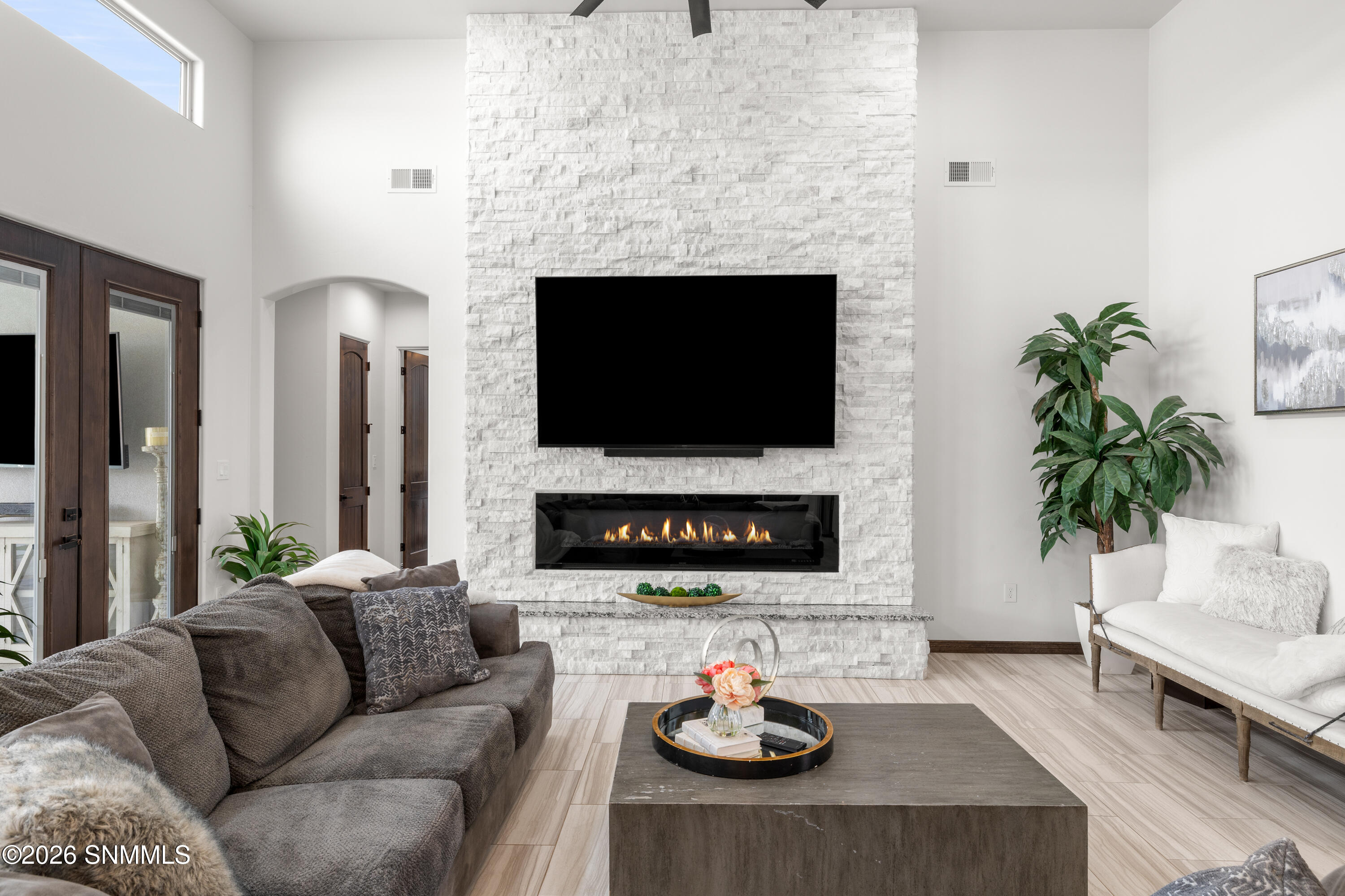 1384 San Bonifacio Arc Property Photo 10