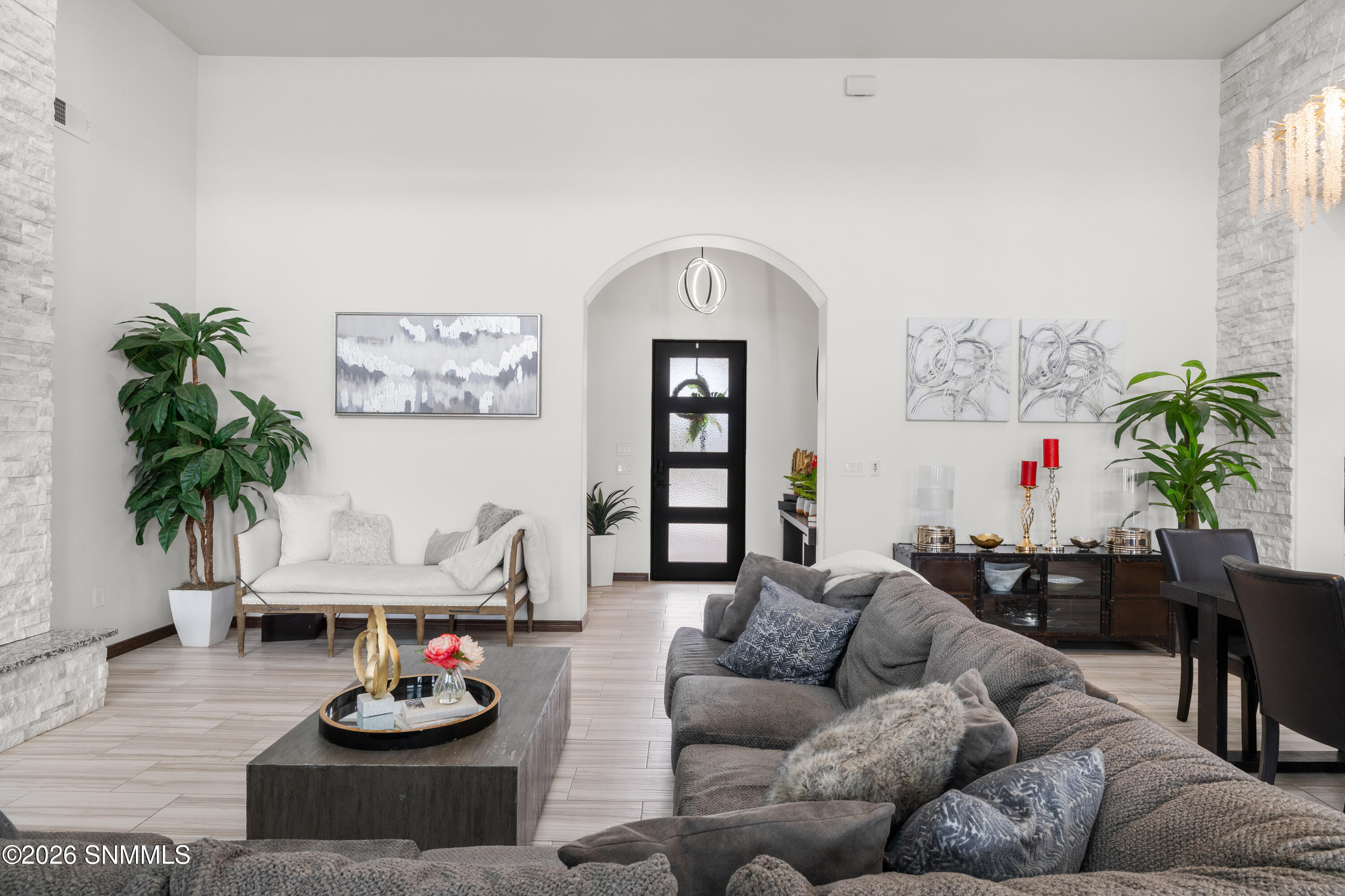 1384 San Bonifacio Arc Property Photo 11