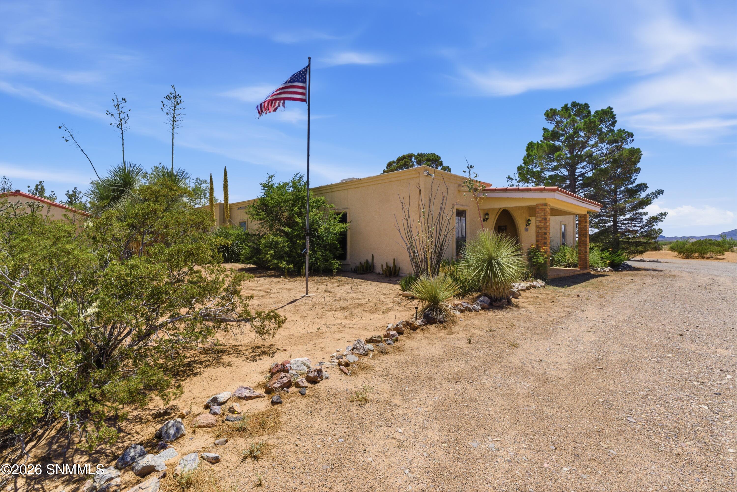 469 De Lara Estates Road Property Photo 3