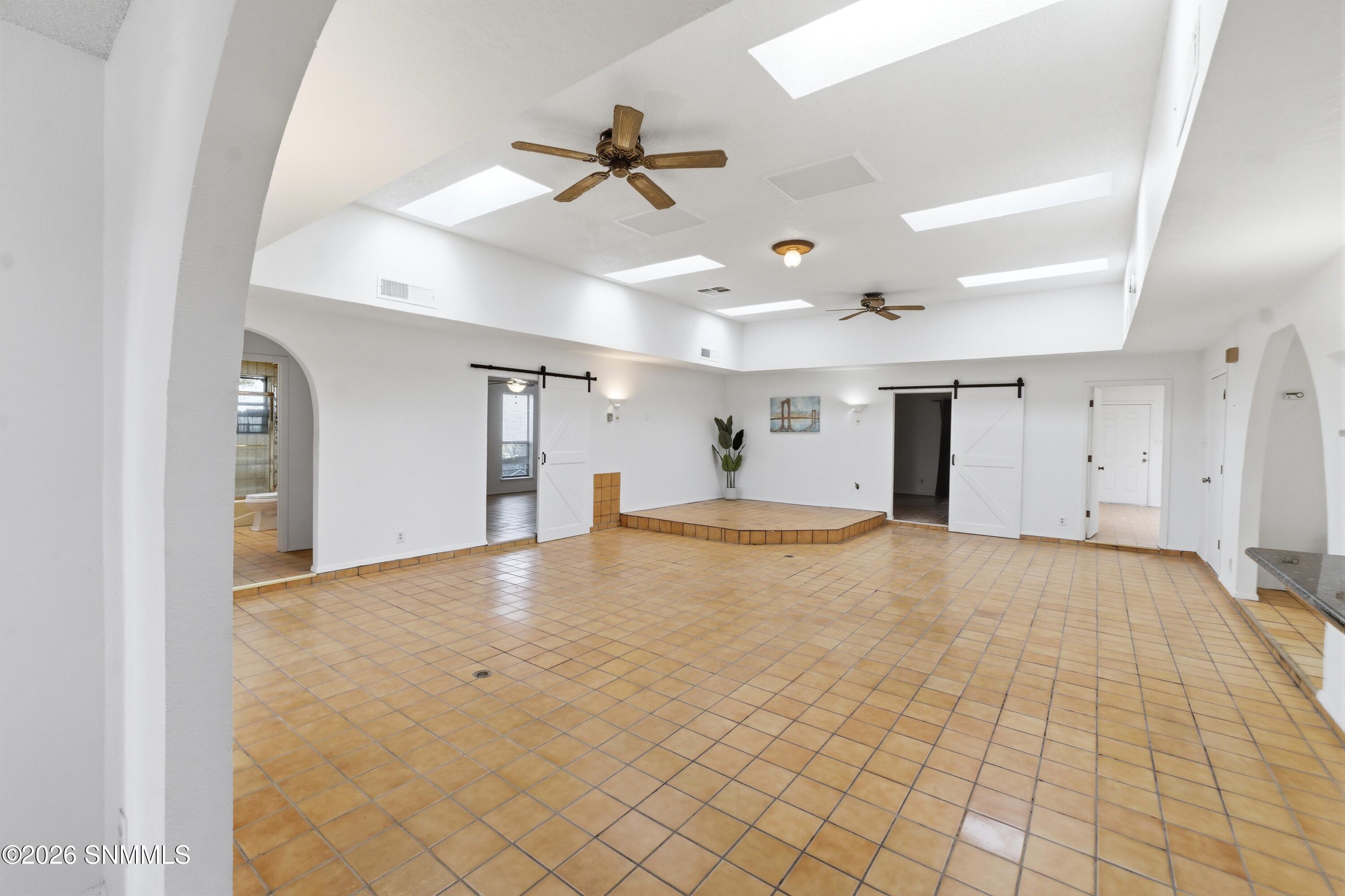 469 De Lara Estates Road Property Photo 8