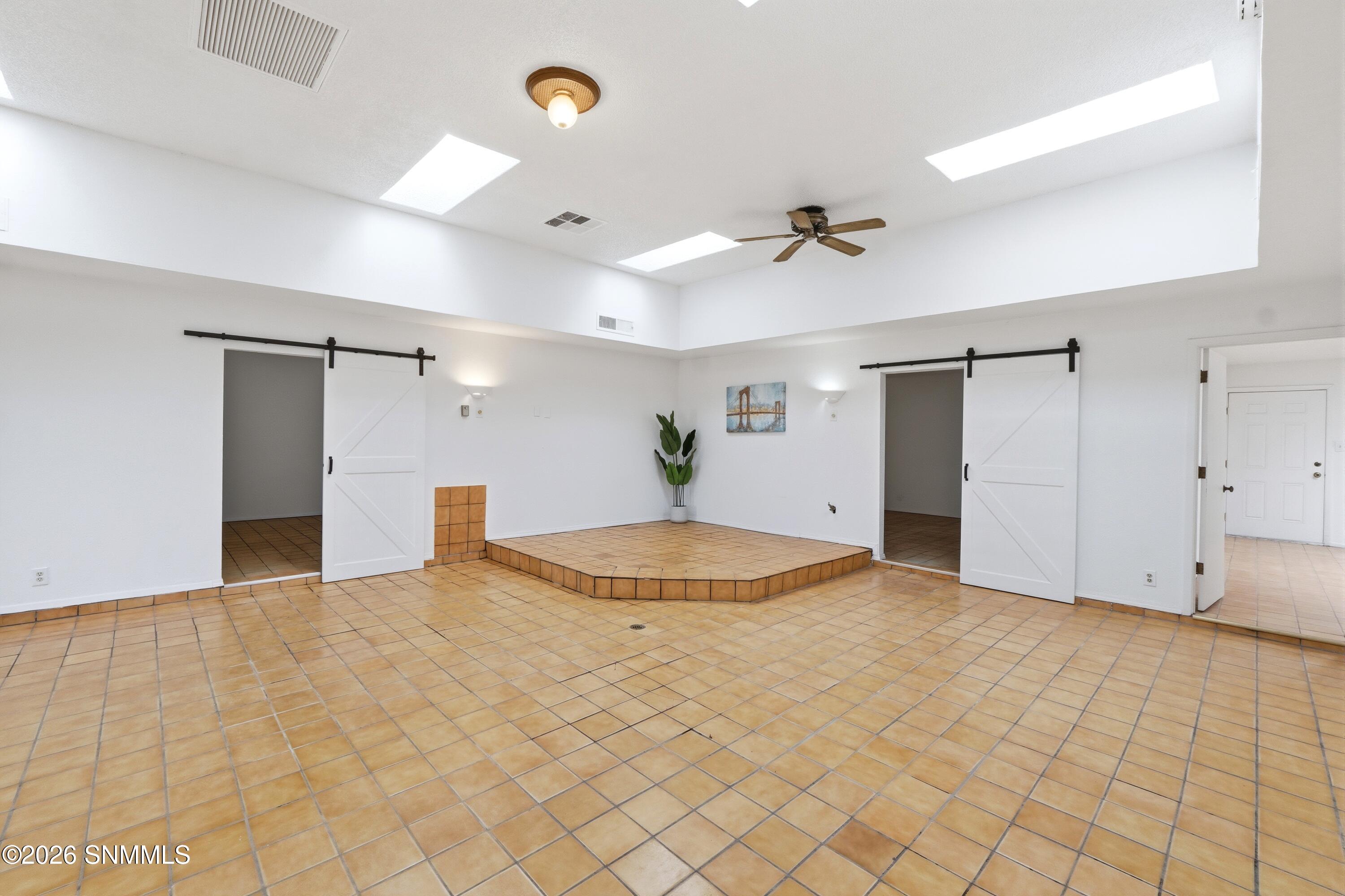 469 De Lara Estates Road Property Photo 9