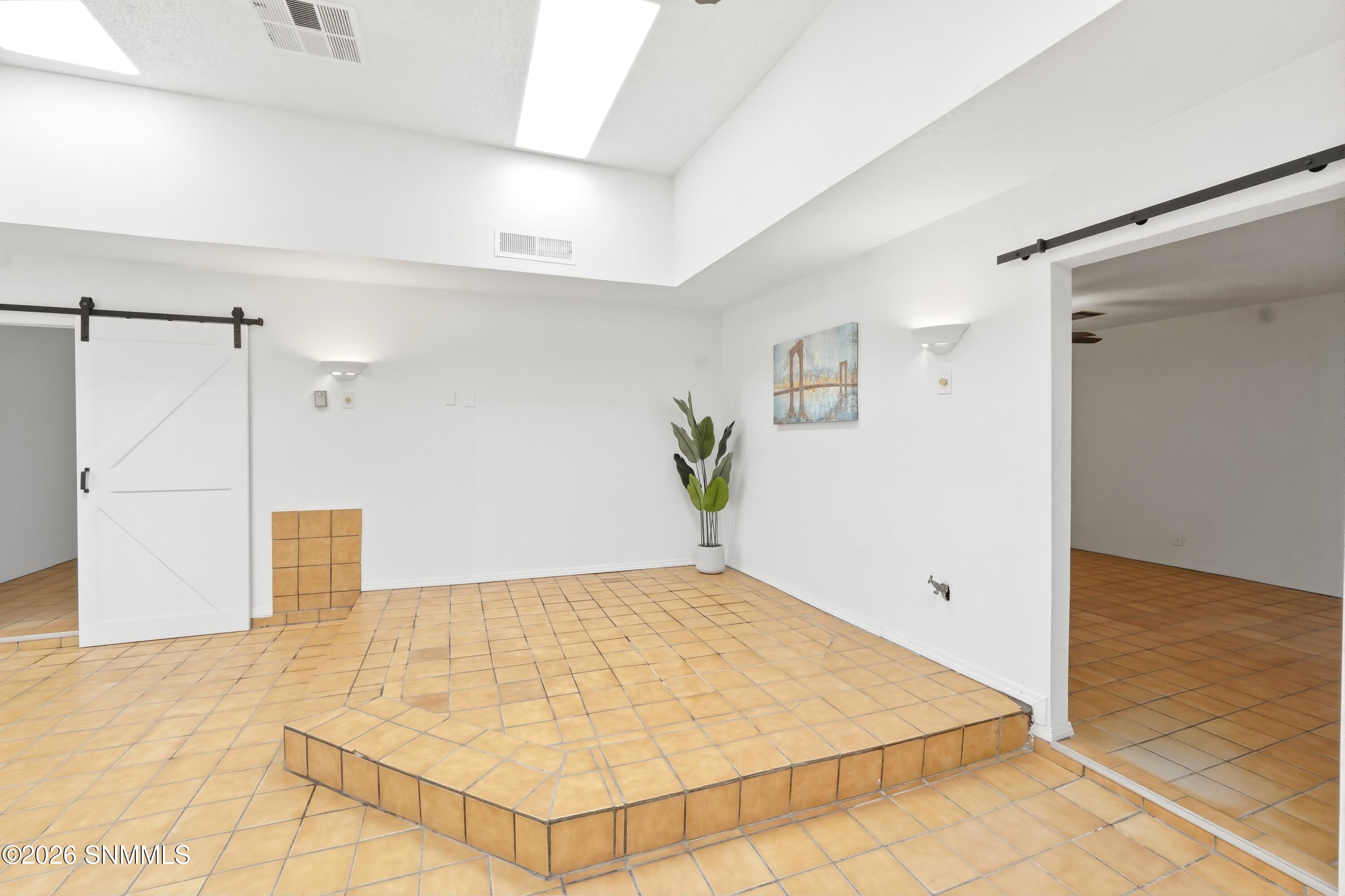 469 De Lara Estates Road Property Photo 11