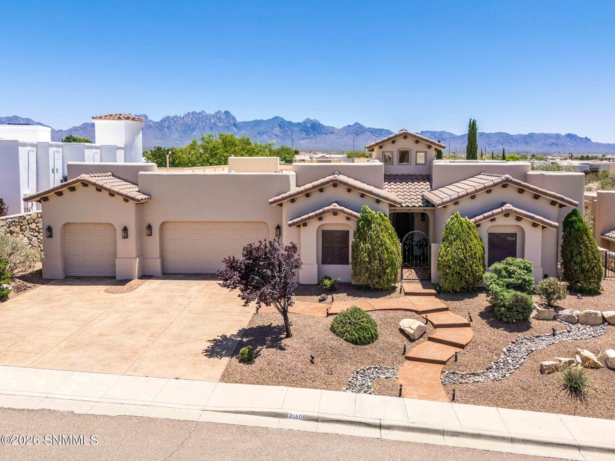 3580 Saddle Rock Road Property Photo 1