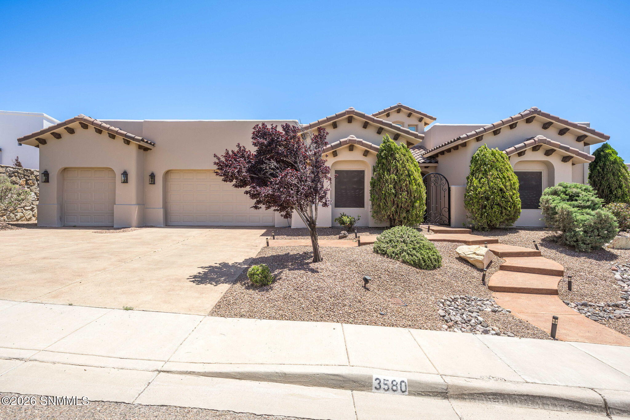 3580 Saddle Rock Road Property Photo 3