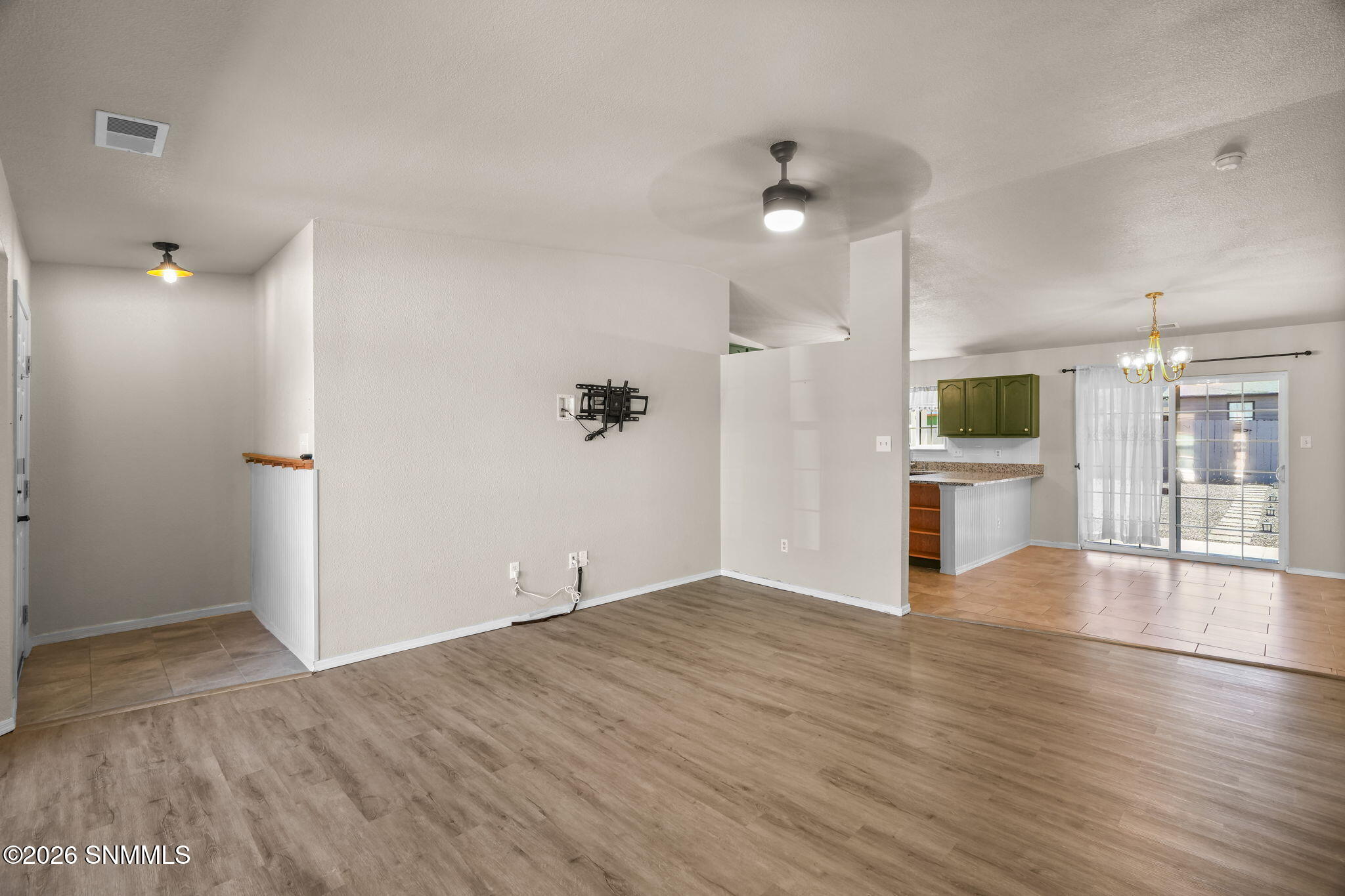 303 Santa Fe Drive Property Photo 5